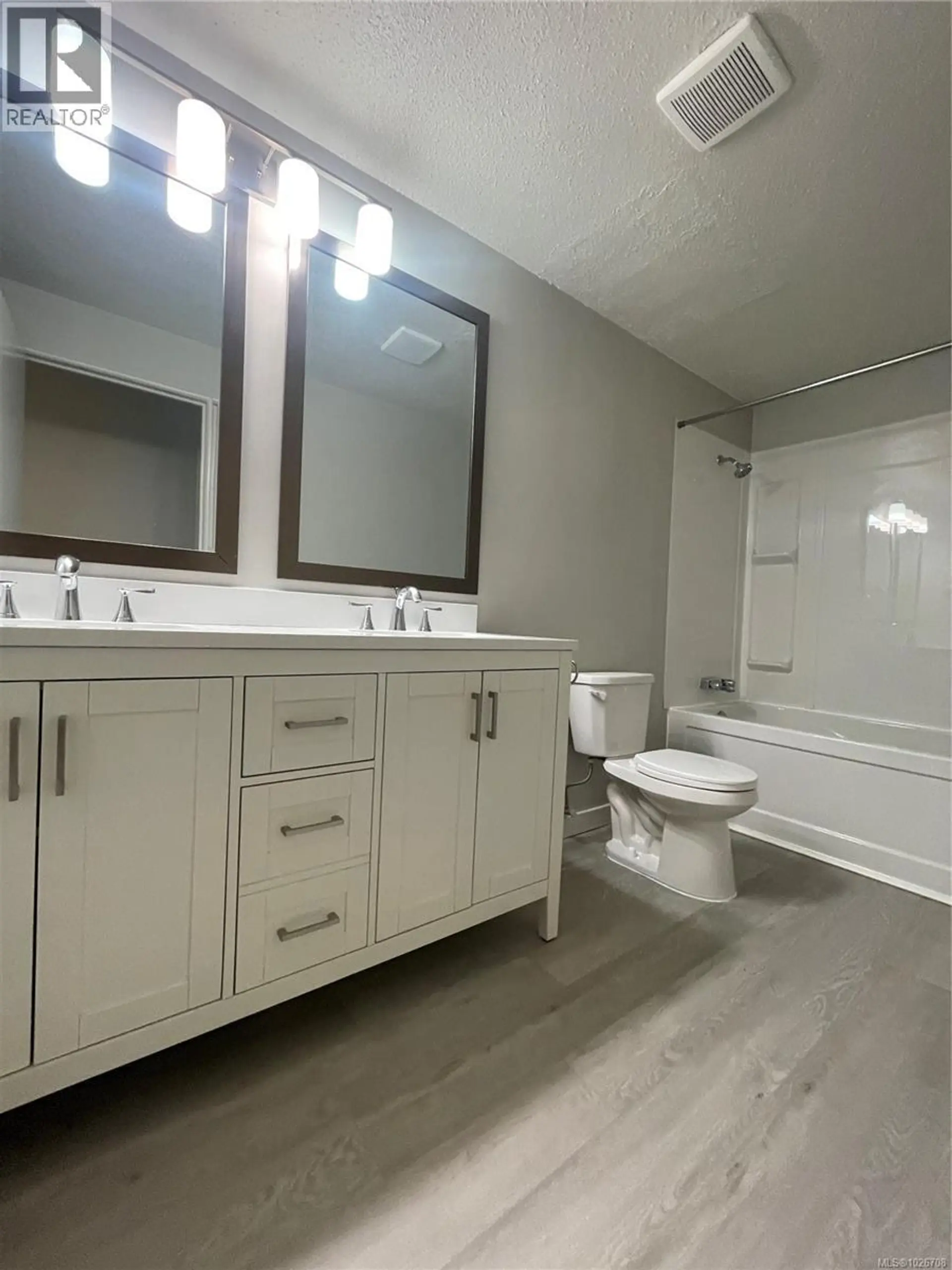 Property at 1252 9TH ST, Courtenay, BC