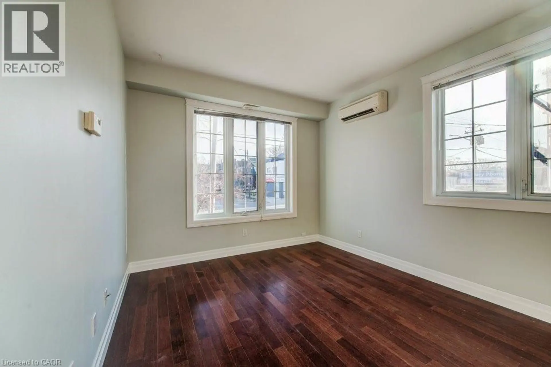 #201 555 KING STREET E - Image 12