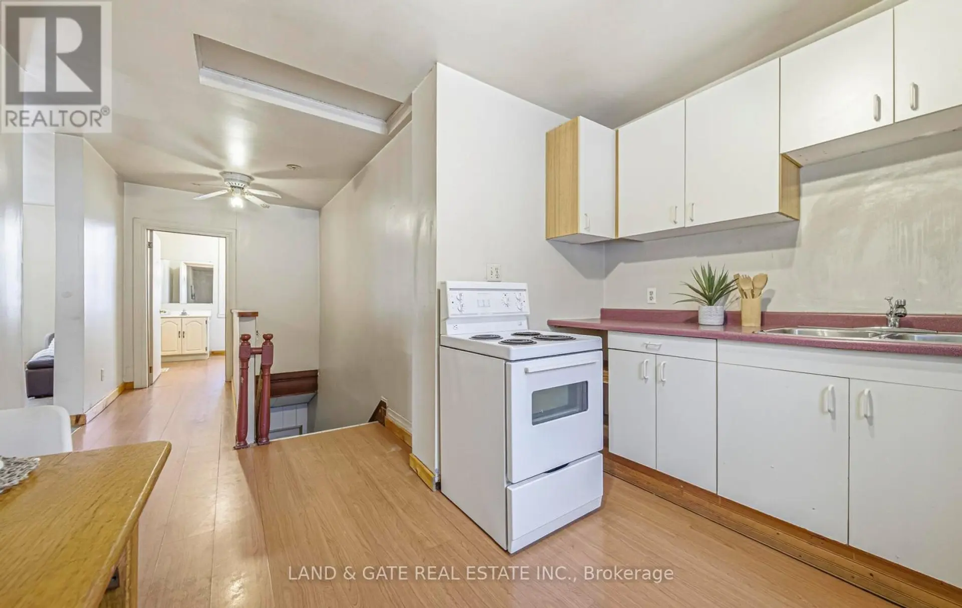 43 MILL STREET S - Image 13