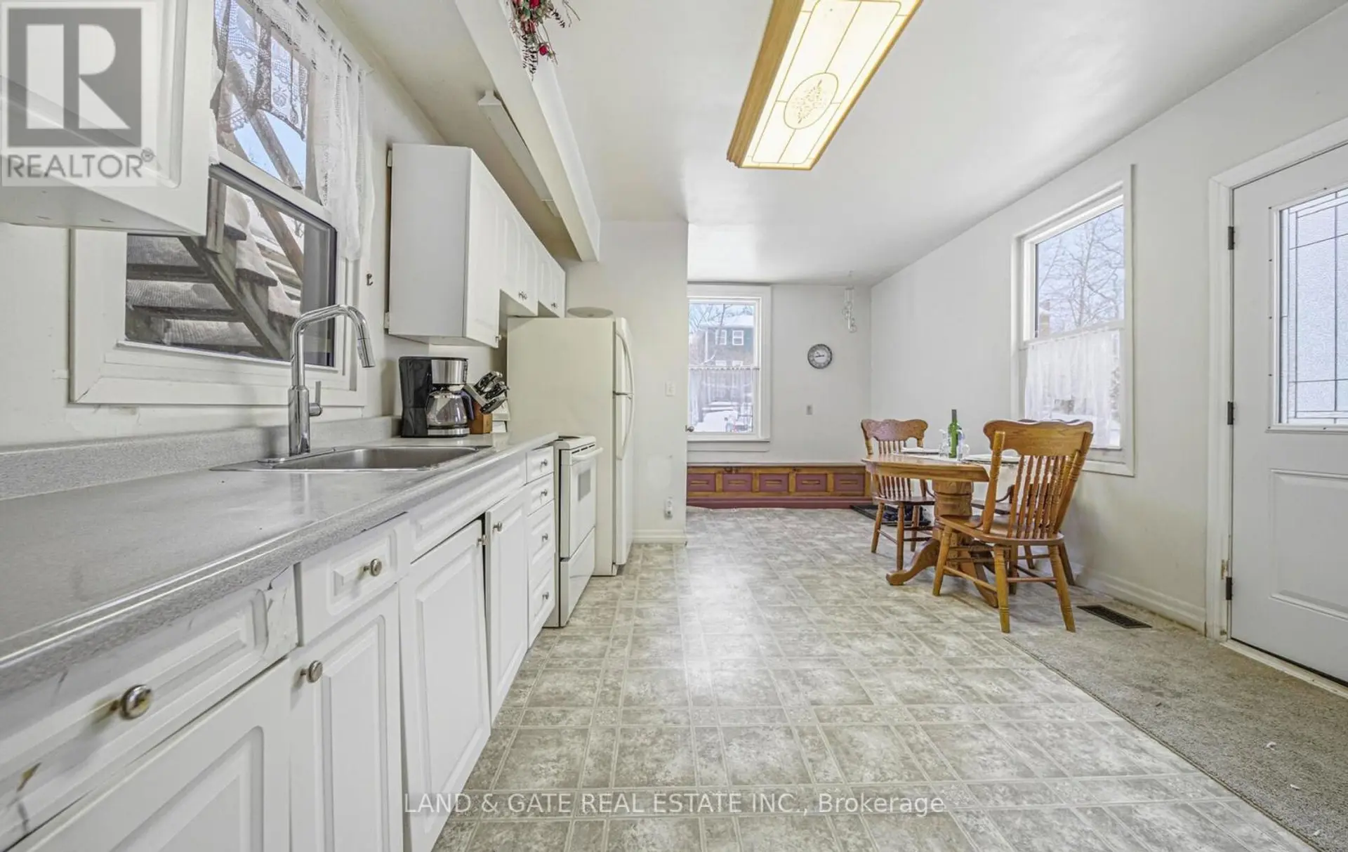 43 MILL STREET S - Image 2