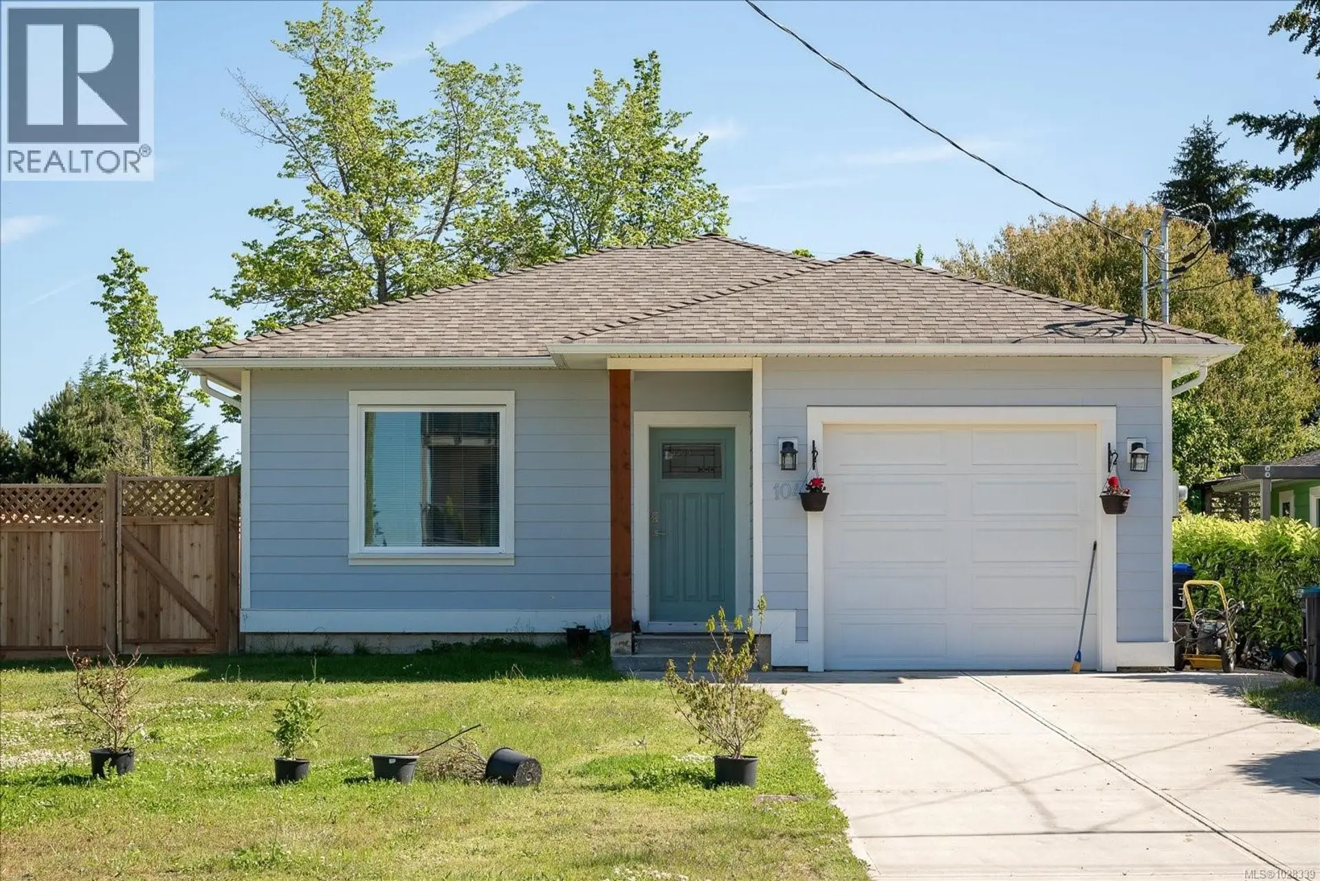 Property at 104 Lee Ave, Parksville, BC