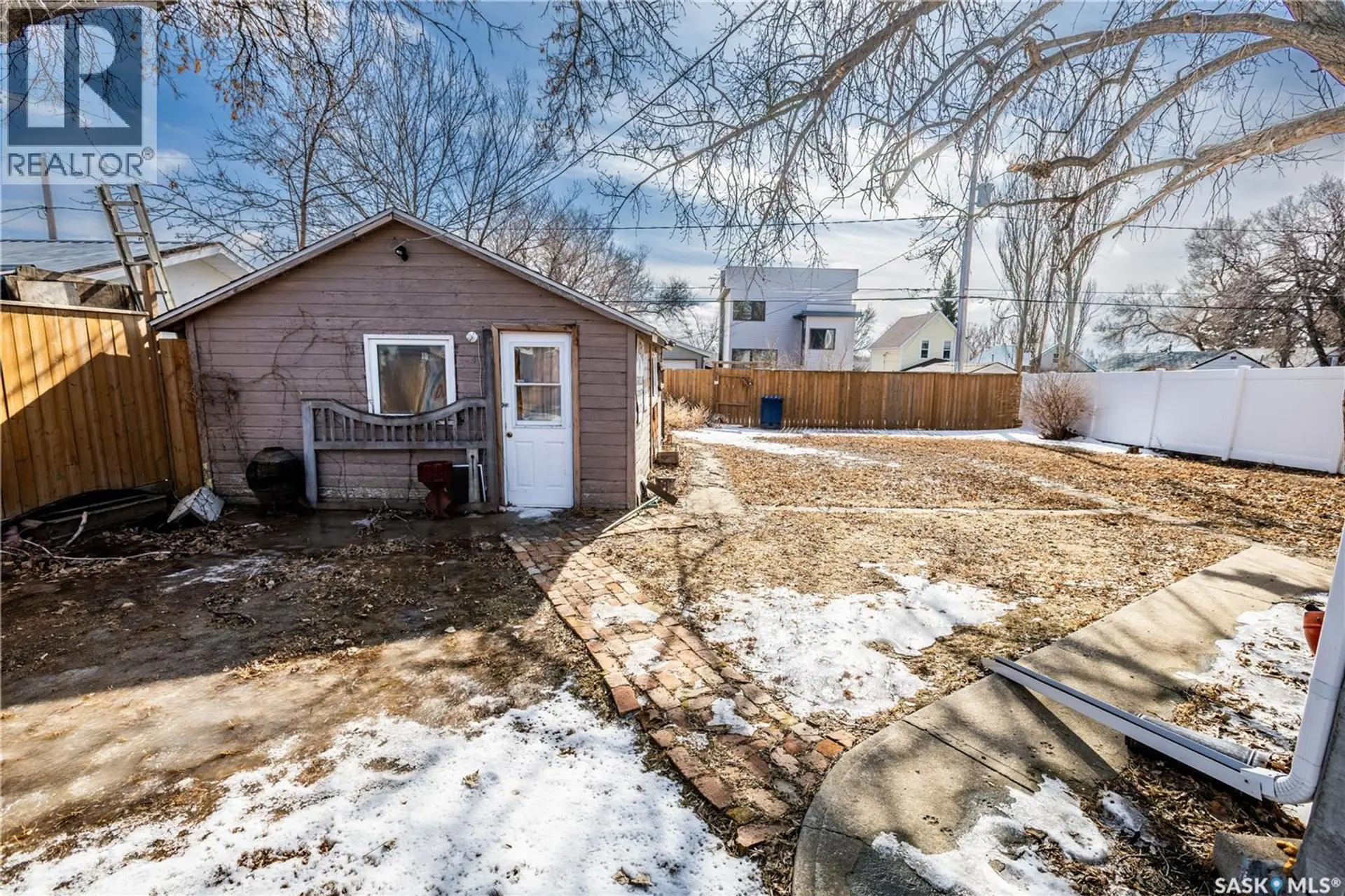 1021 CARIBOU STREET W - Image 16