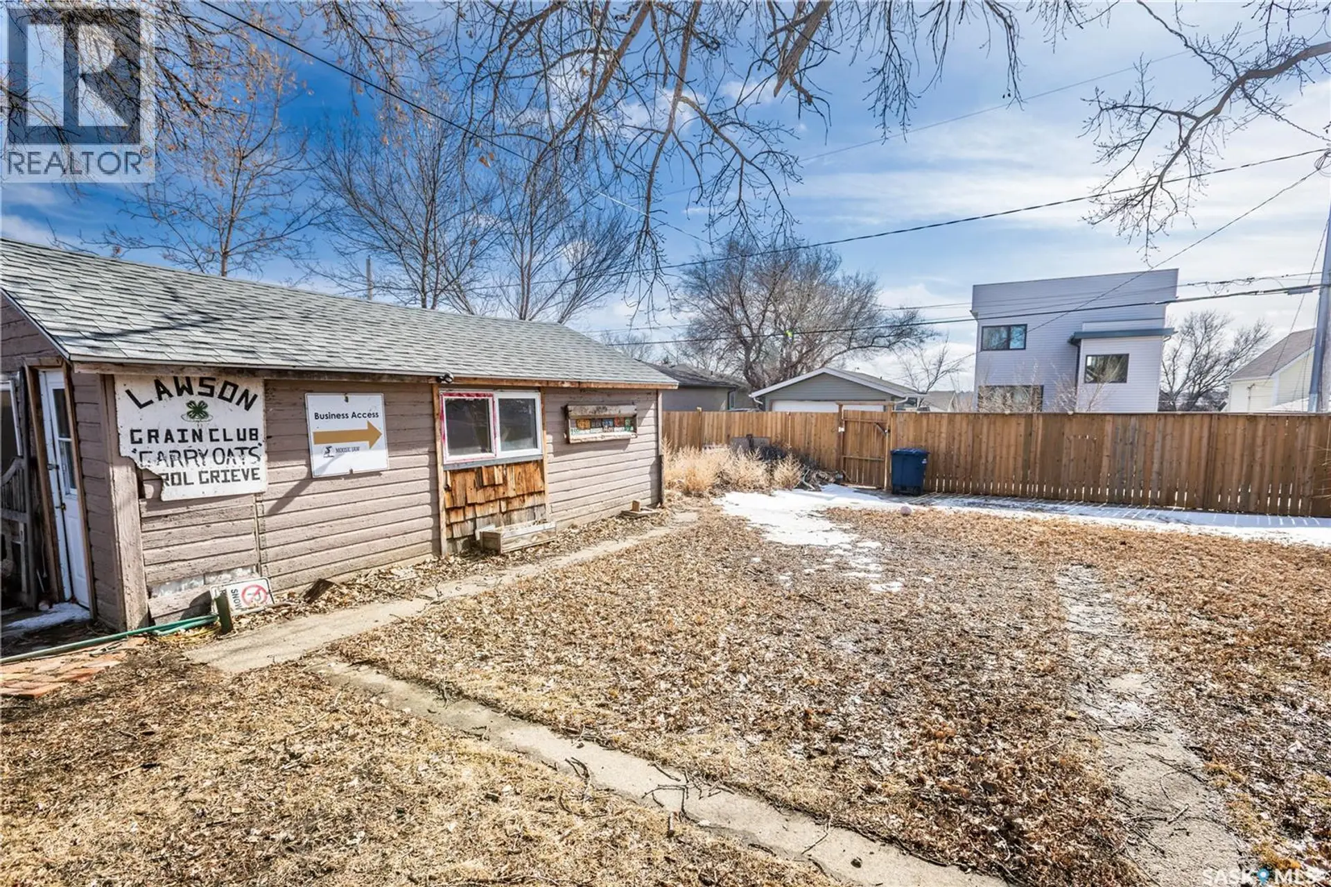 1021 CARIBOU STREET W - Image 17