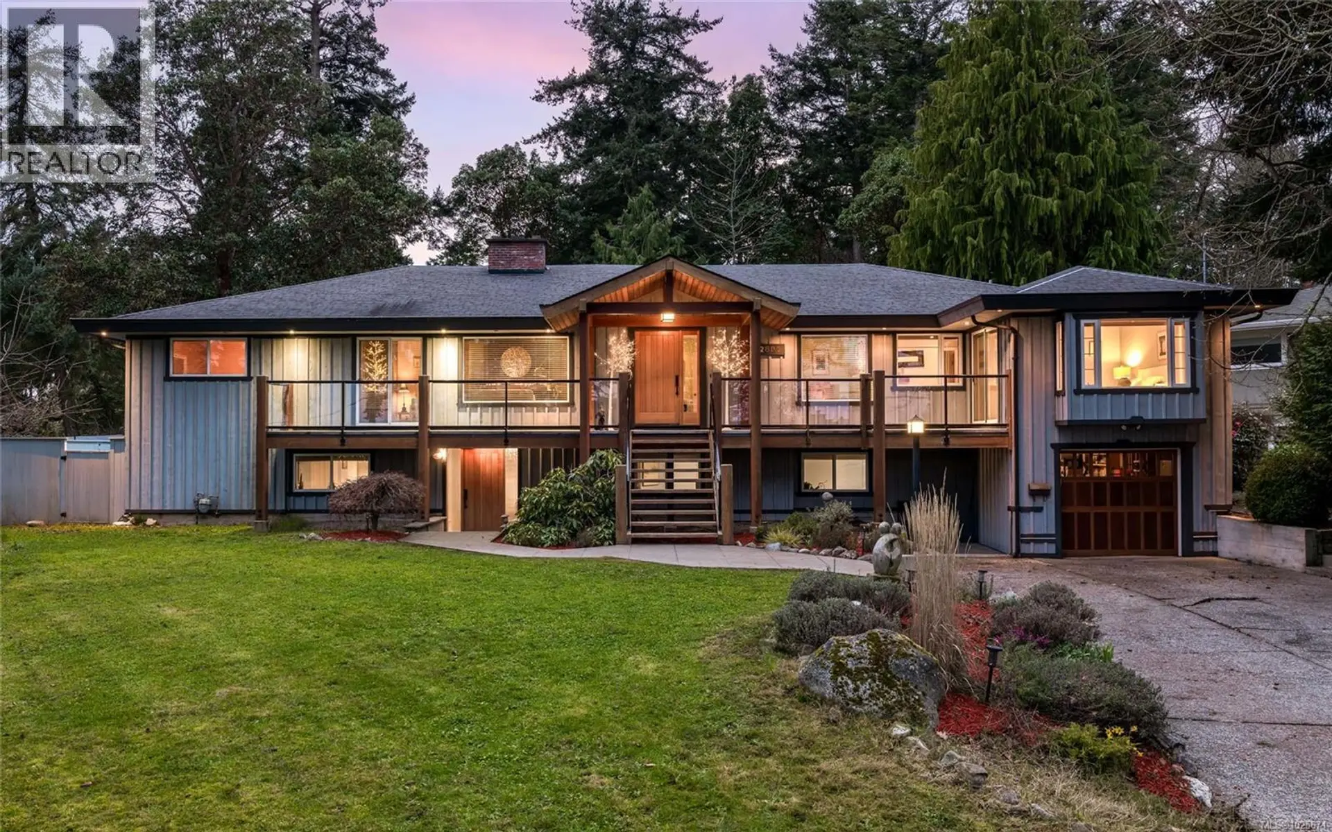 Property at 2881 Phyllis St, Saanich, BC