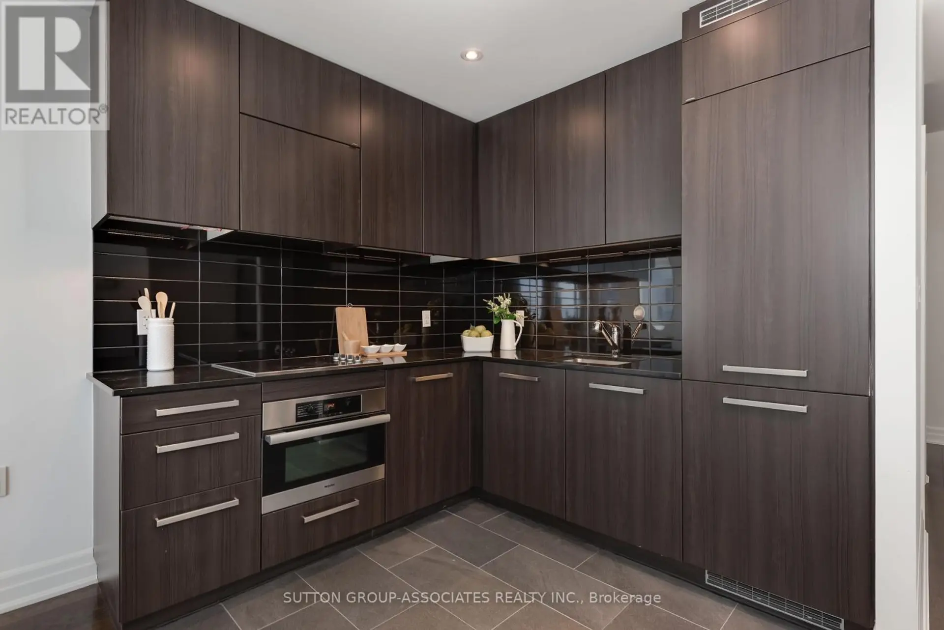 #3212 8 THE ESPLANADE AVENUE - Image 3