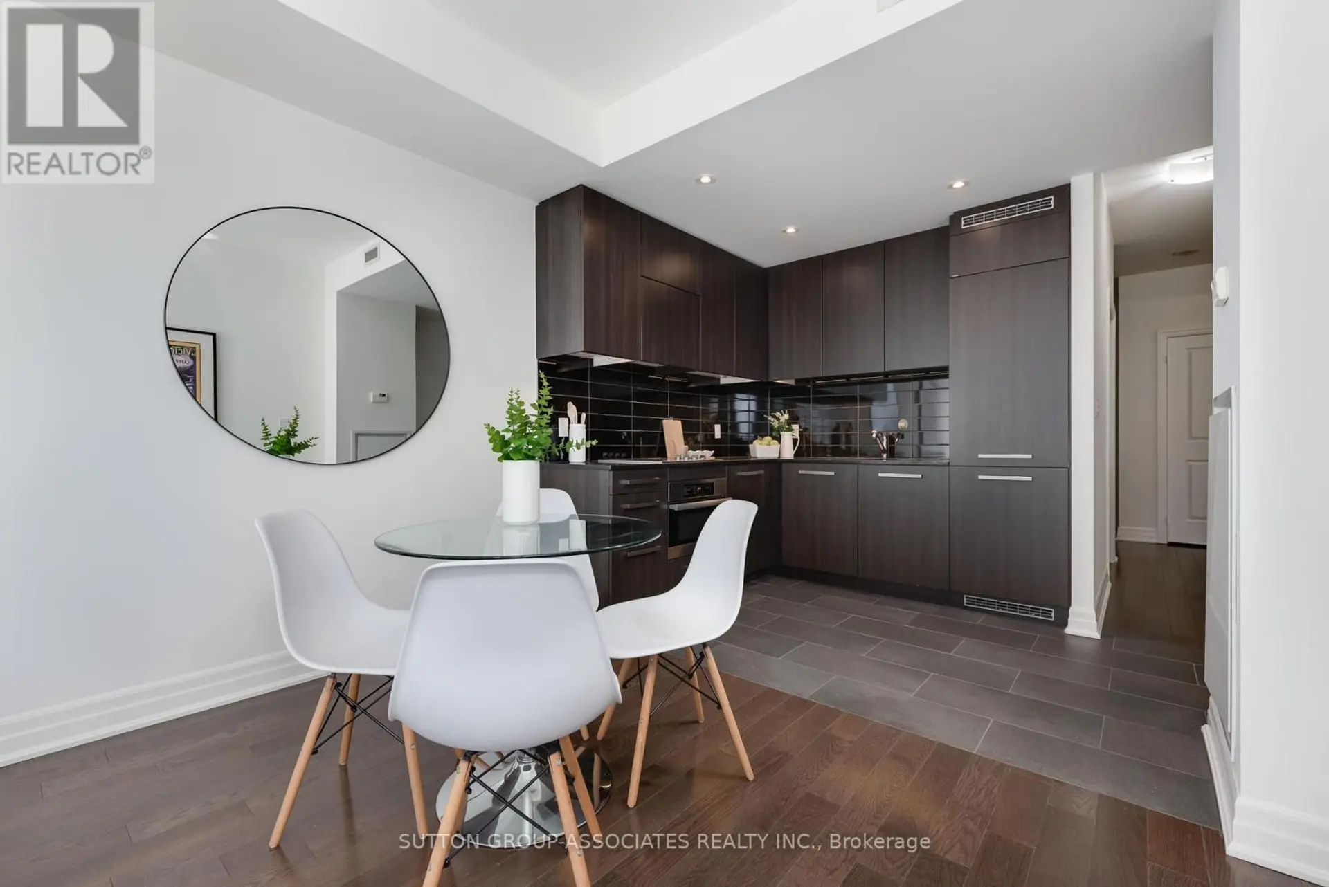#3212 8 THE ESPLANADE AVENUE - Image 4