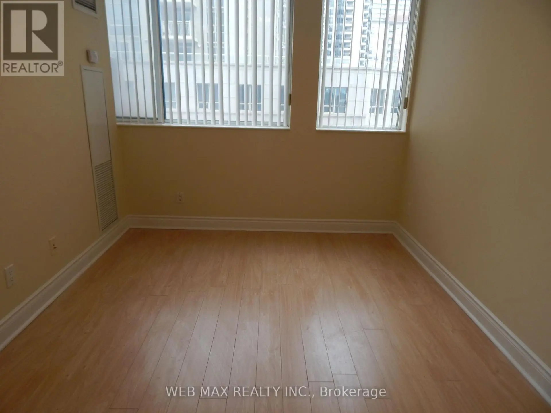 #309 5 NORTHTOWN WAY - Image 5