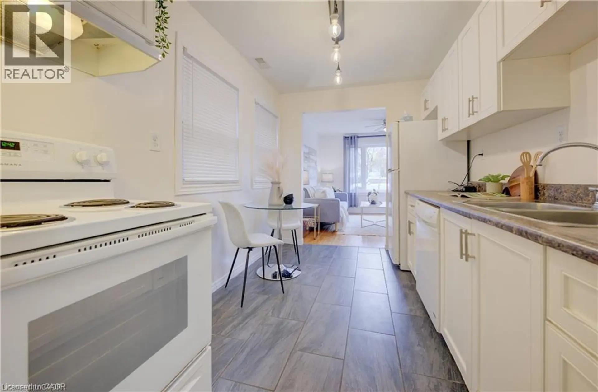 73 EAST 33RD STREET - Image 4