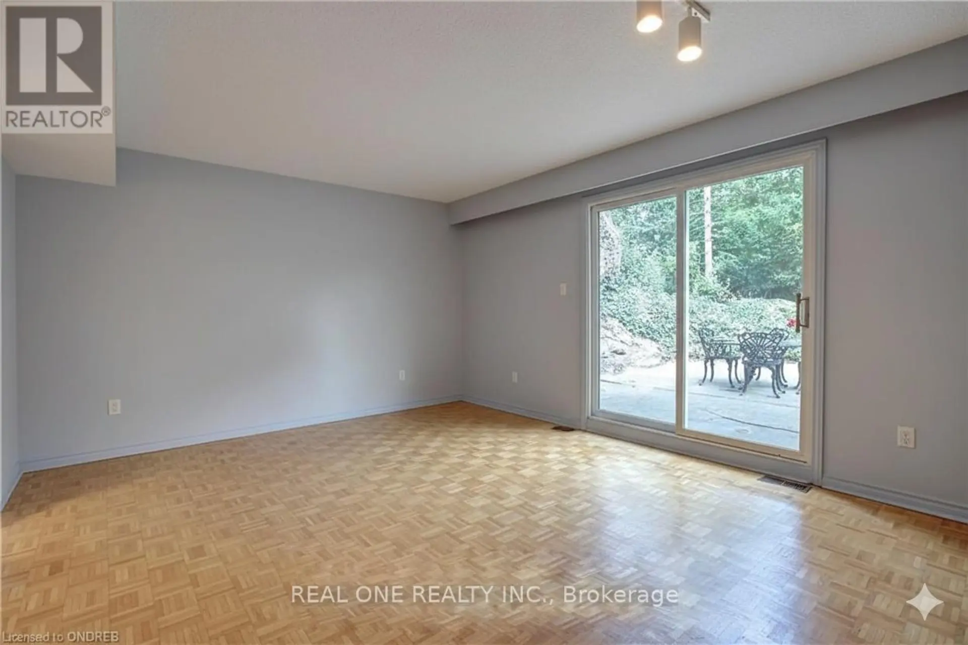 262 CARDINAL DRIVE - Image 3