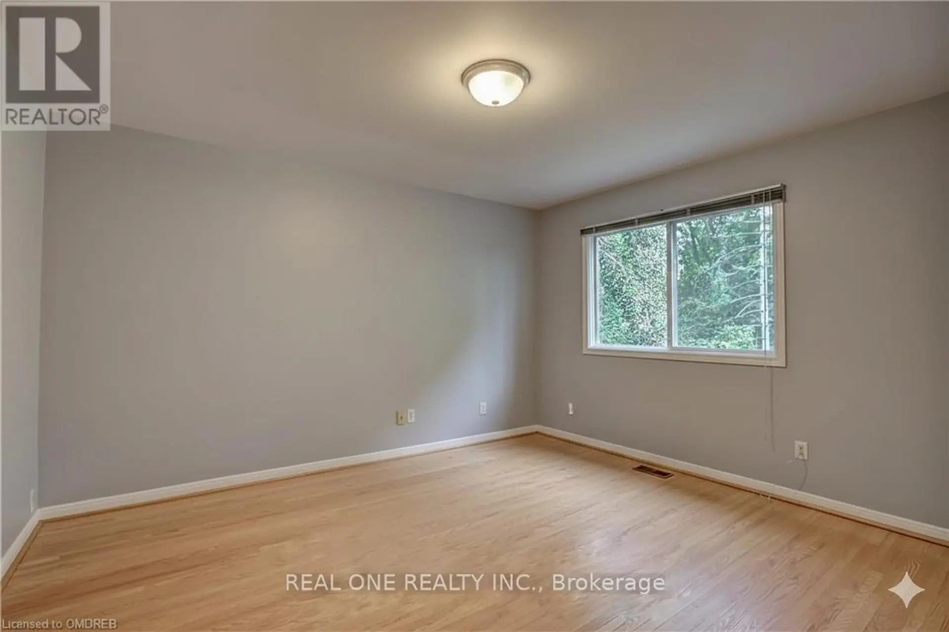262 CARDINAL DRIVE - Image 8