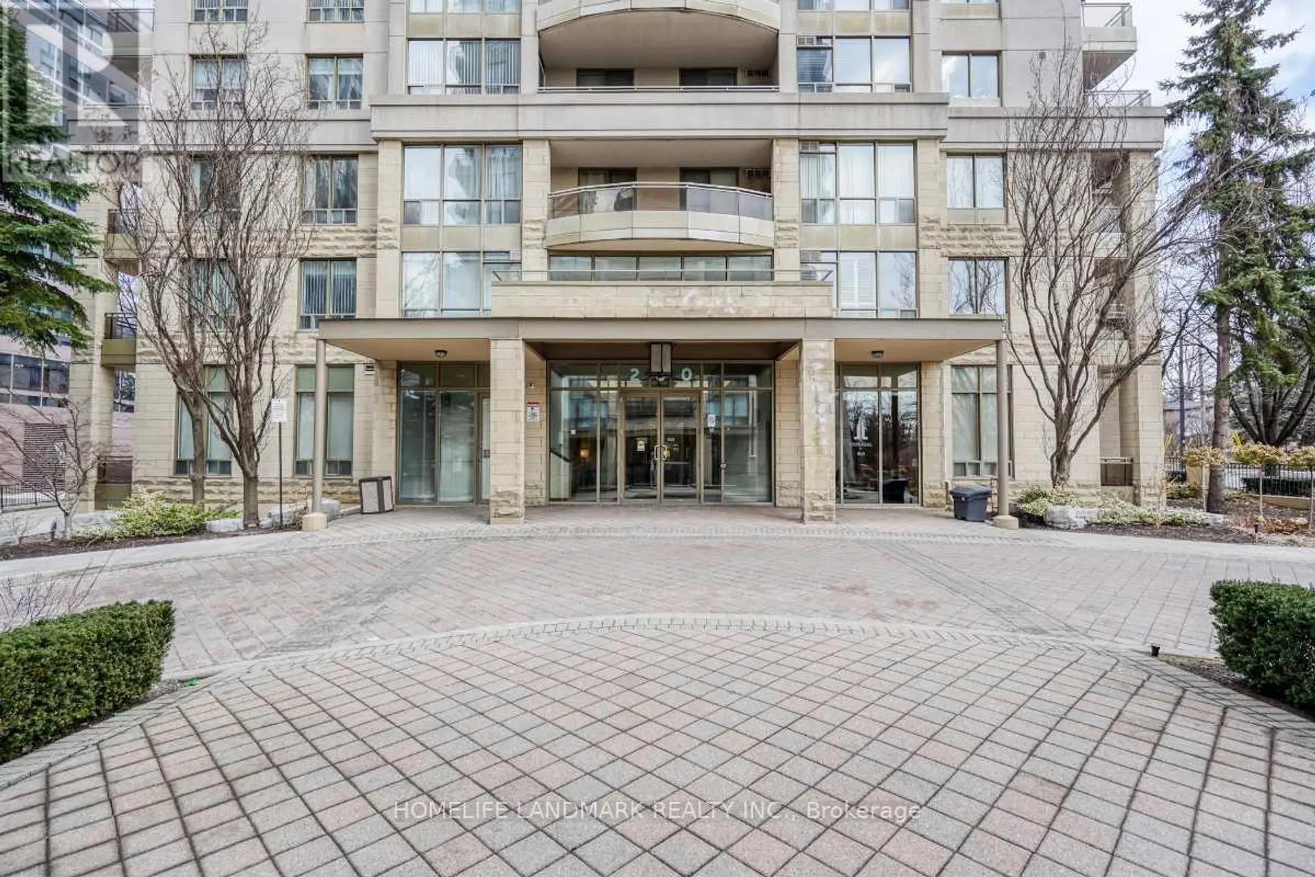 #302 260 DORIS AVENUE - Image 3