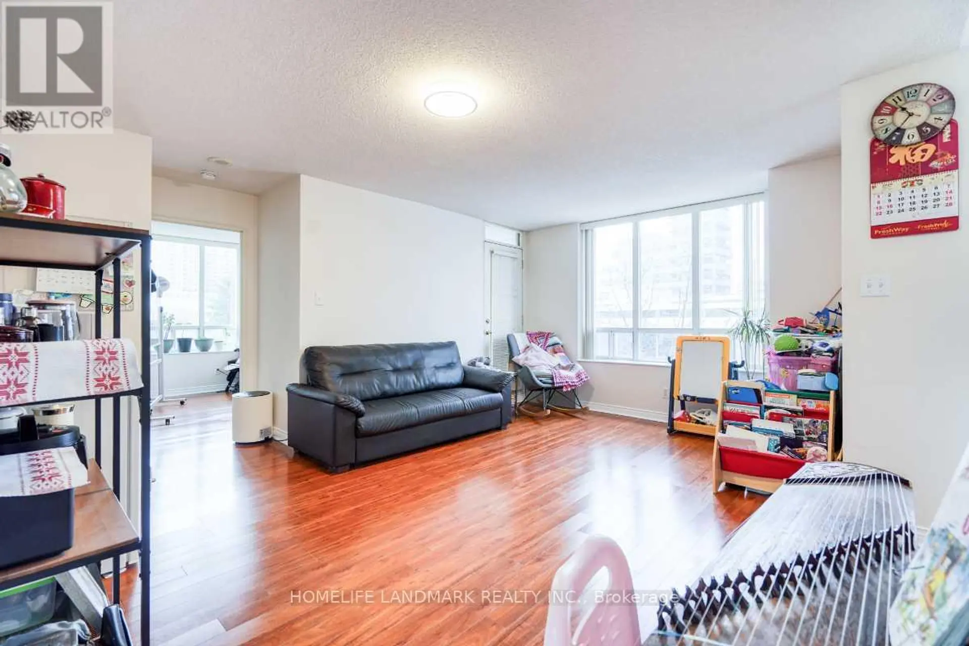 #302 260 DORIS AVENUE - Image 5