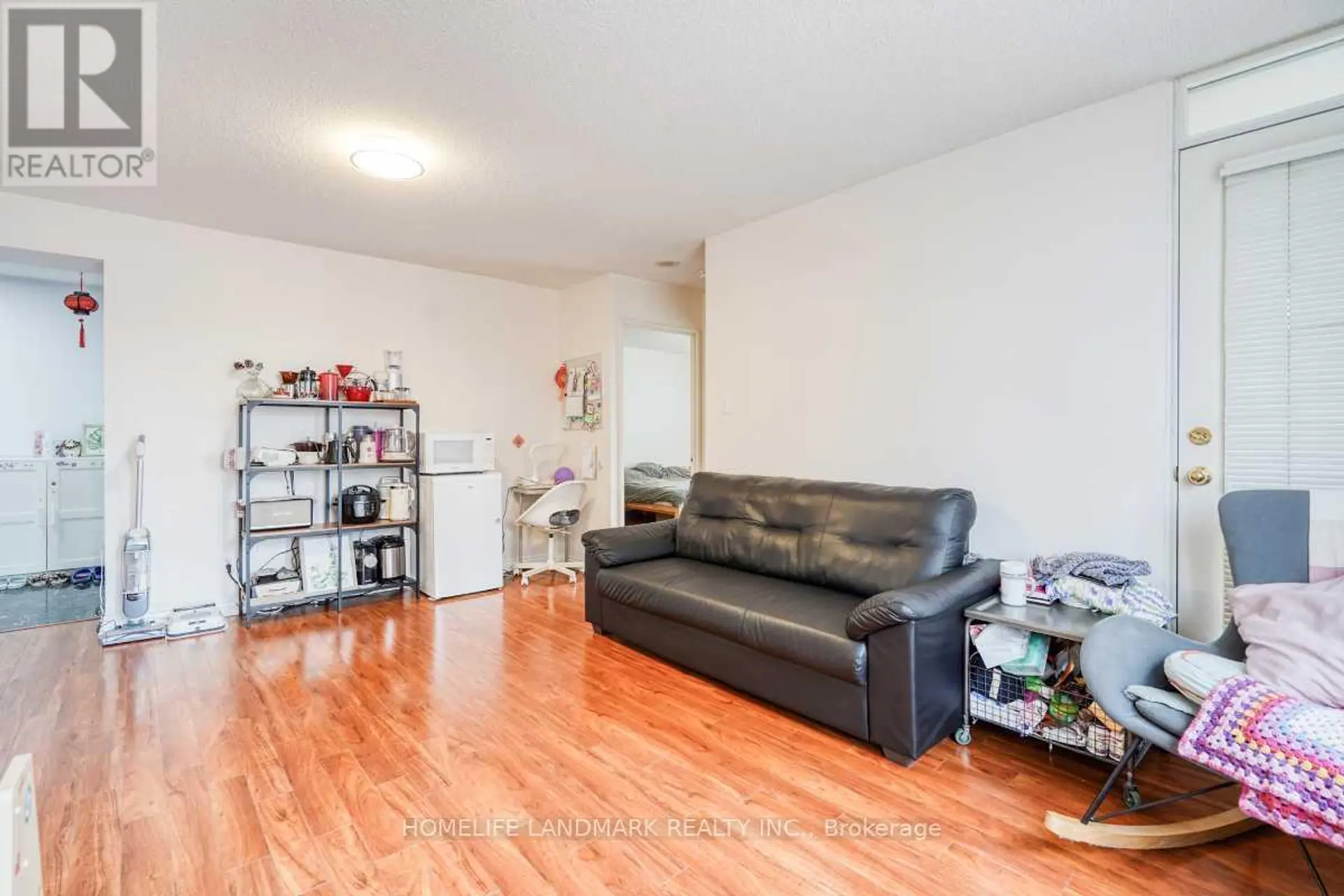 #302 260 DORIS AVENUE - Image 7