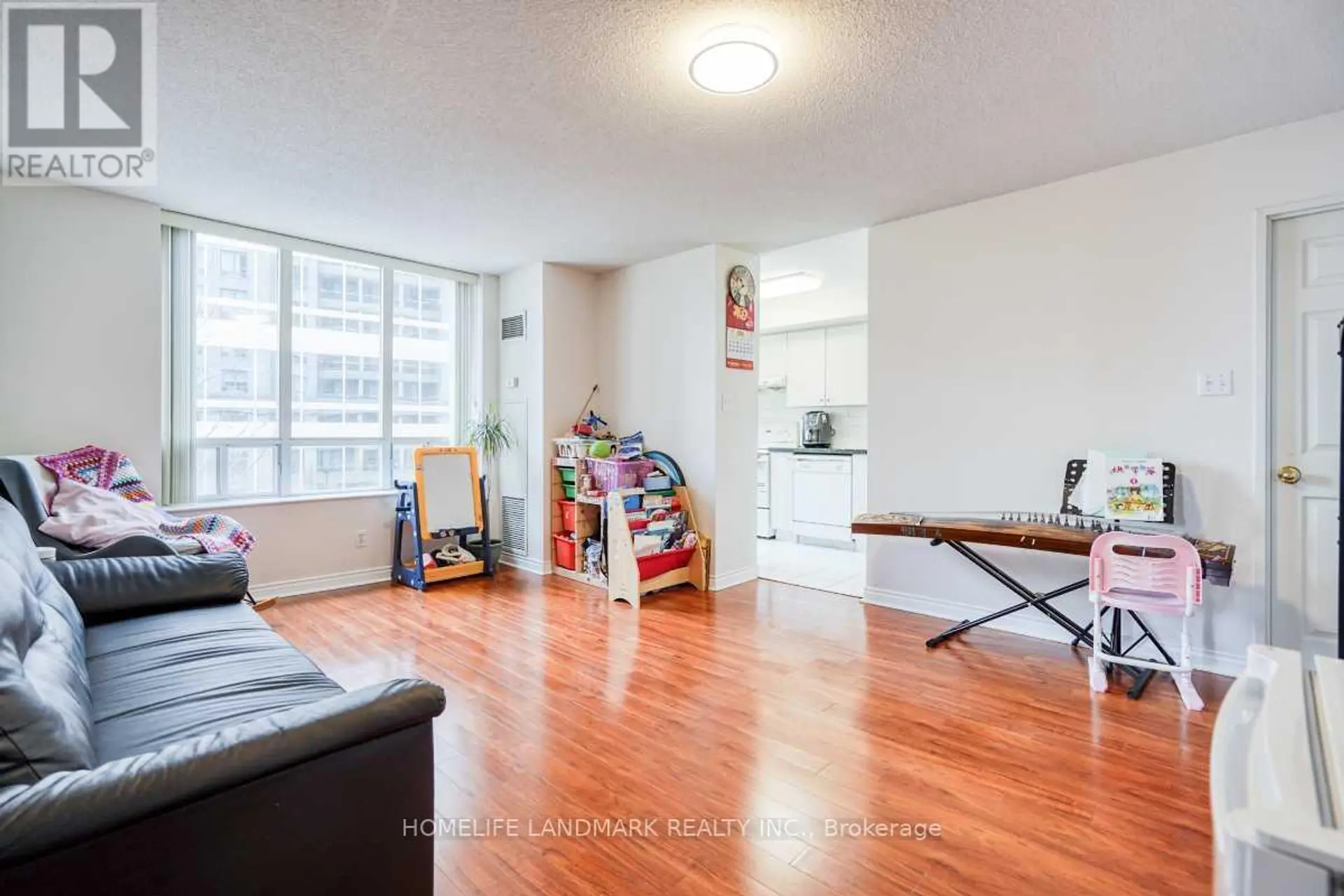 #302 260 DORIS AVENUE - Image 9