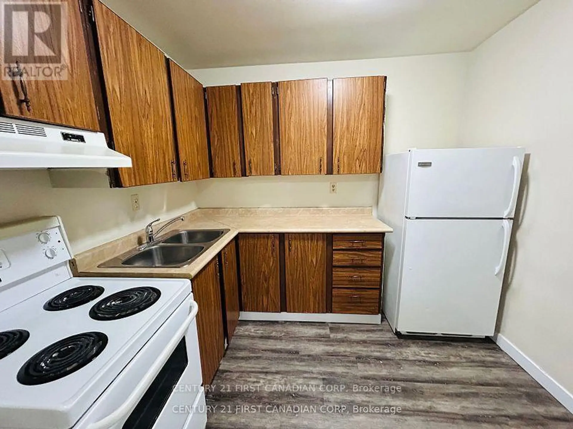 #1011 573 MORNINGTON AVENUE - Image 4