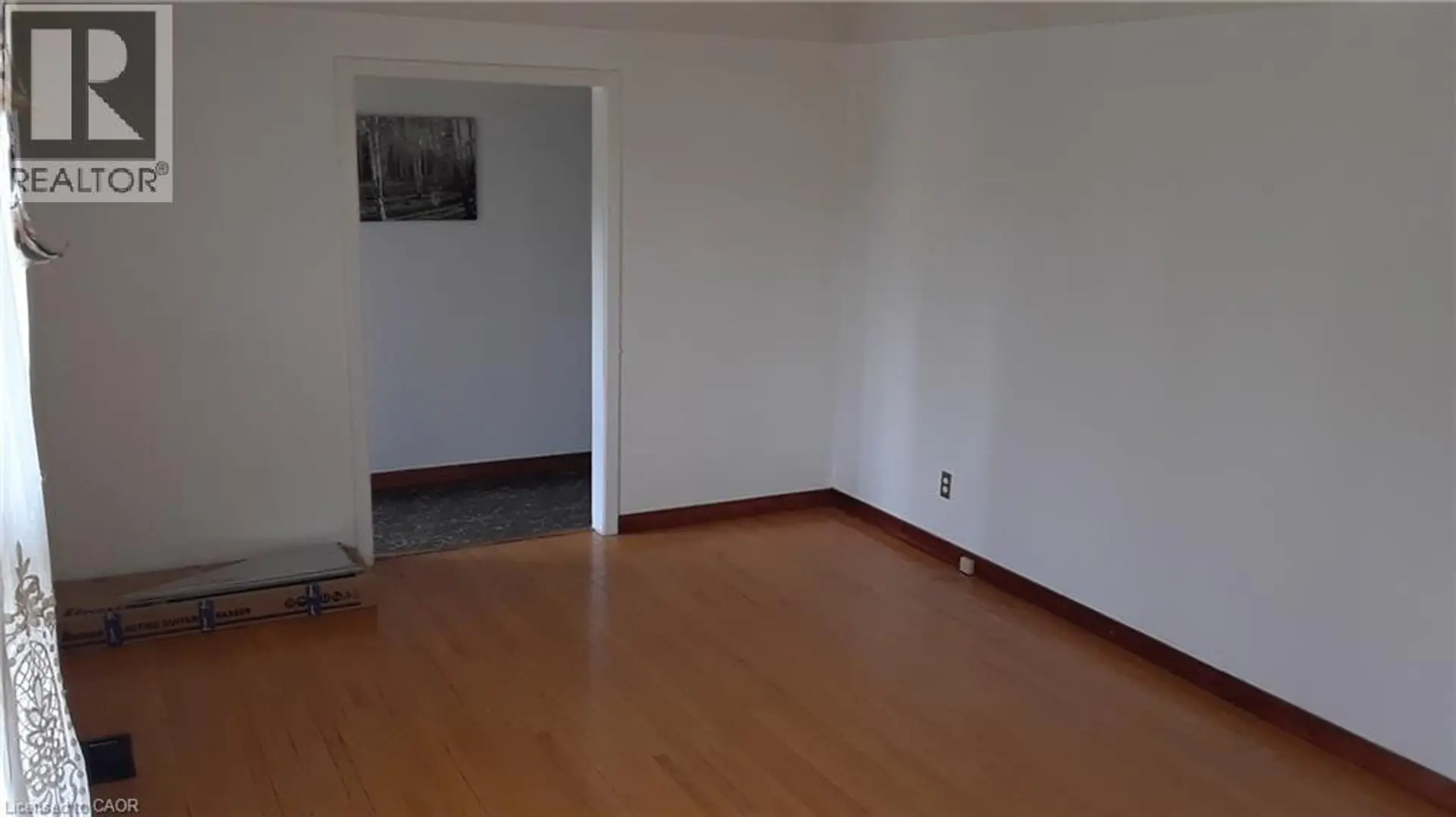 160 ERB STREET E - Image 11