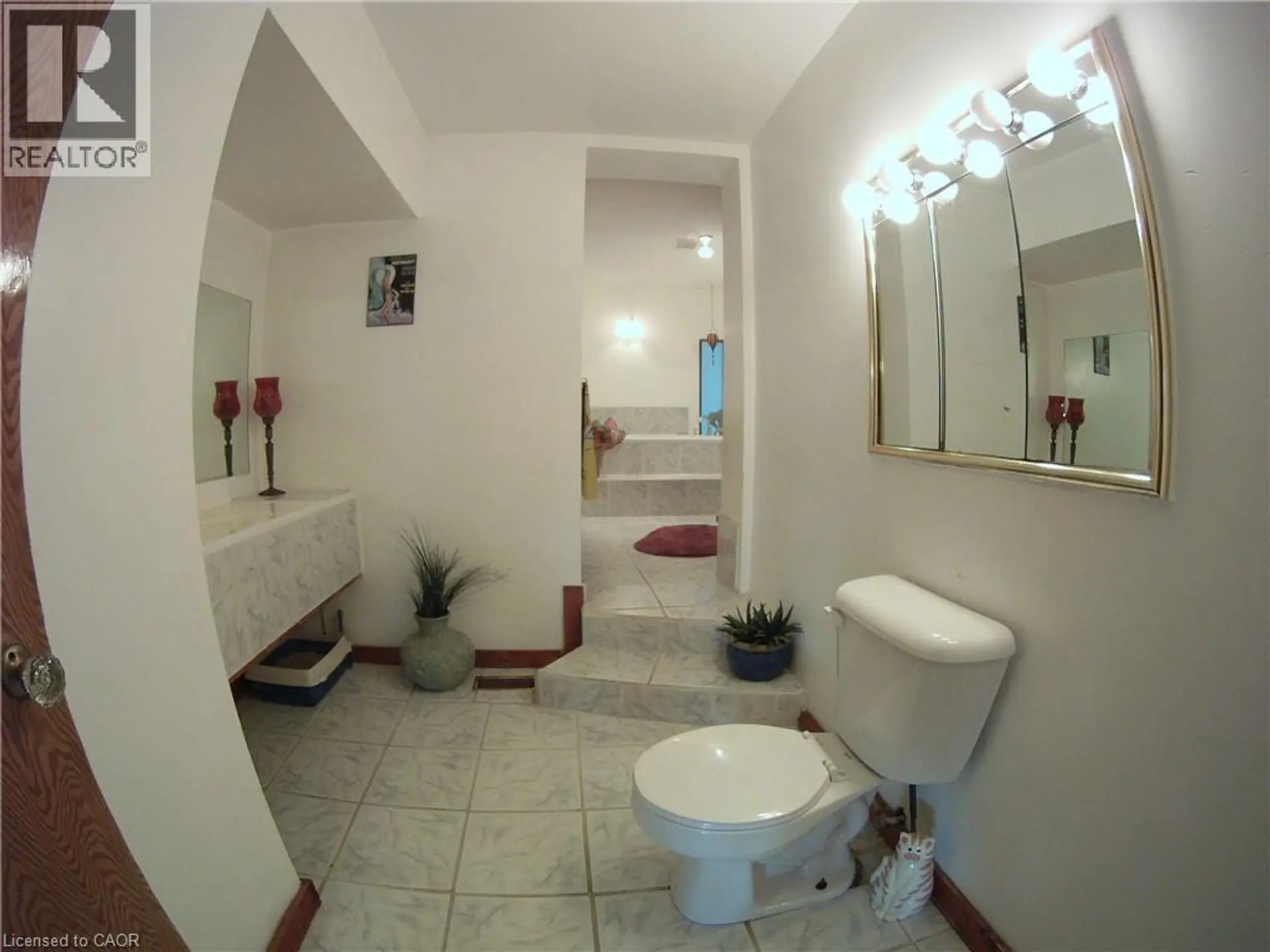 160 ERB STREET E - Image 8
