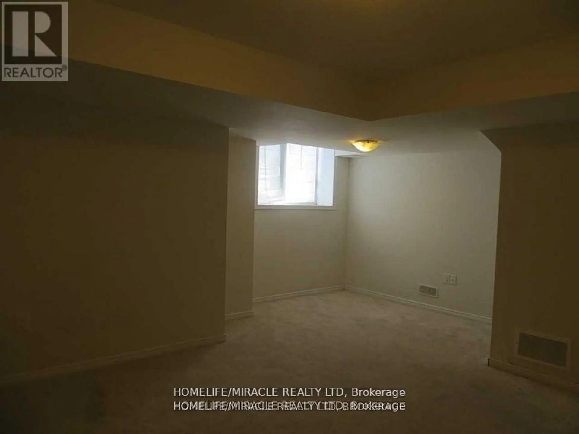 142 GOLDEN SPRINGS DRIVE - Image 16