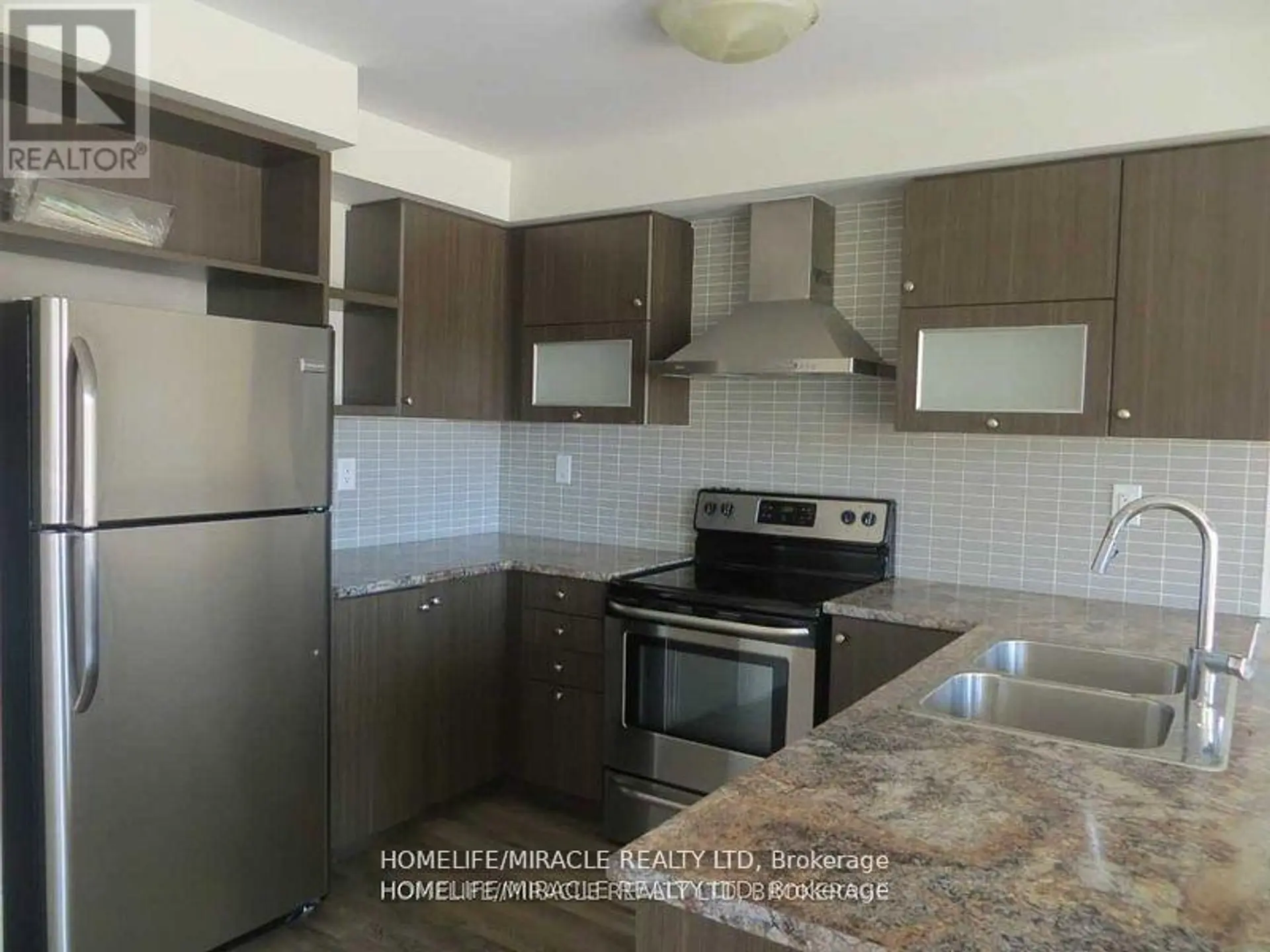 142 GOLDEN SPRINGS DRIVE - Image 6