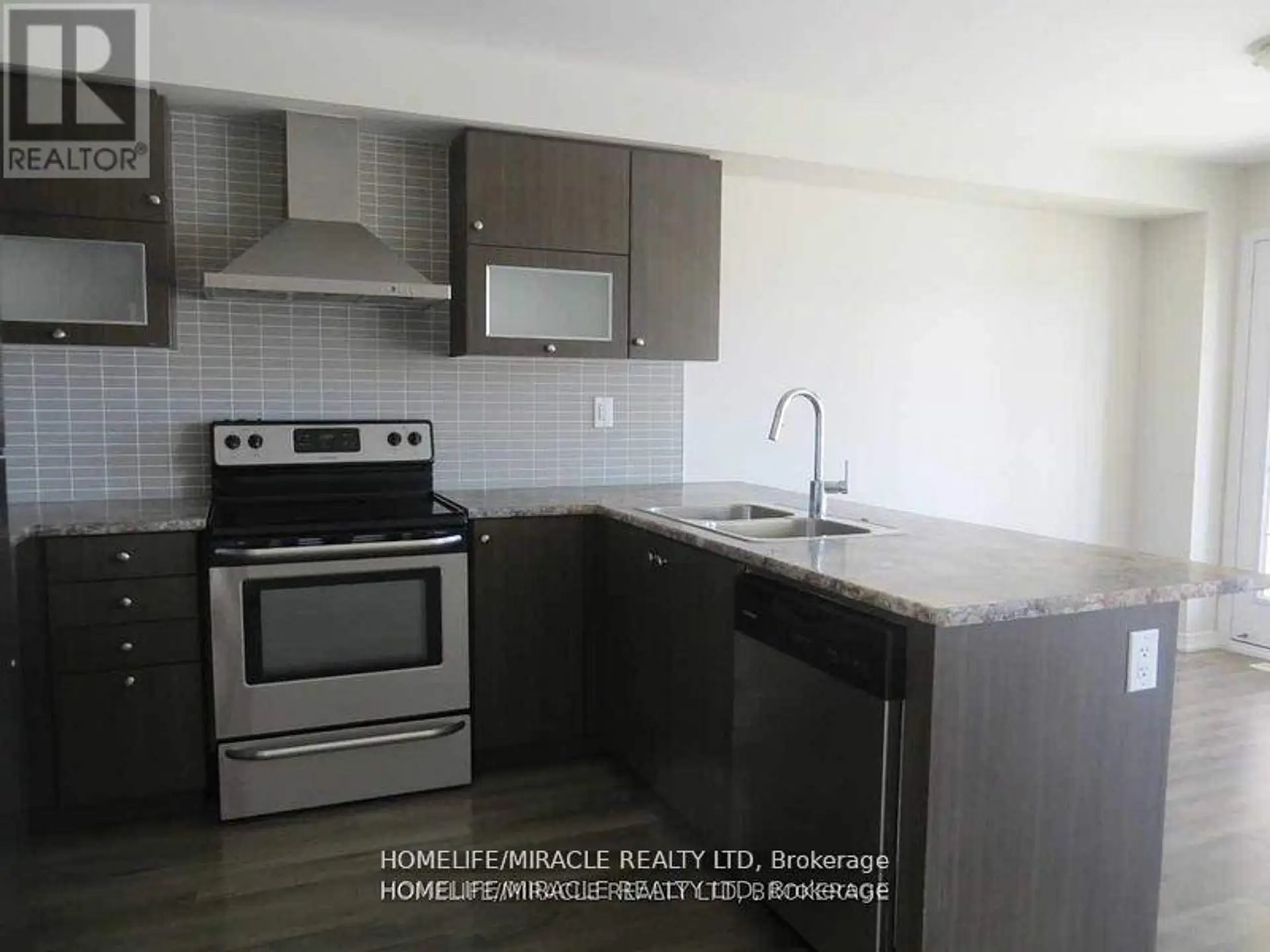 142 GOLDEN SPRINGS DRIVE - Image 7