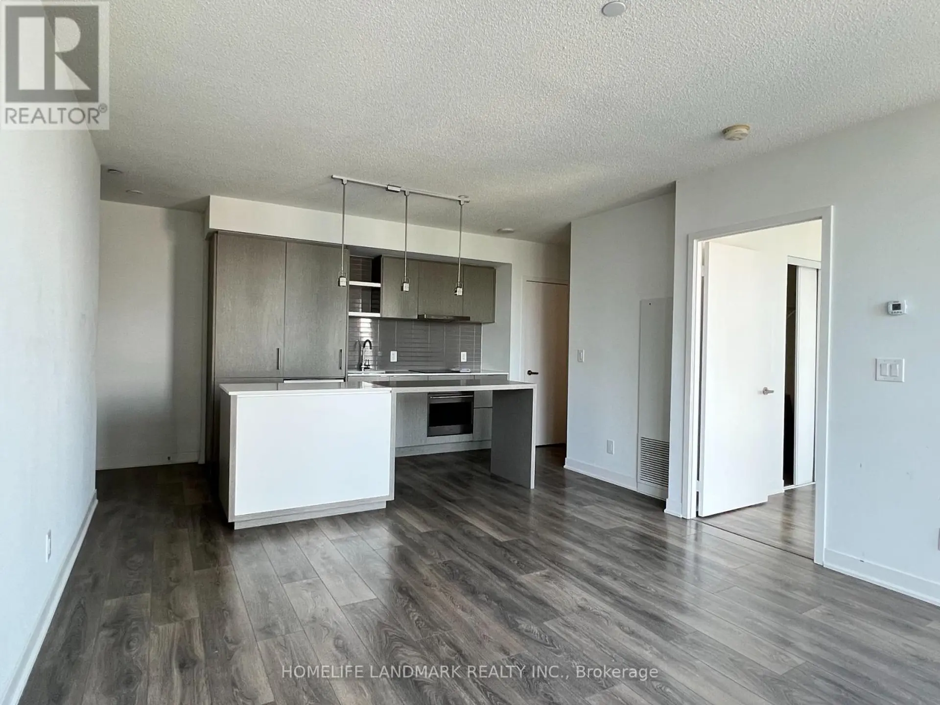 #2806 88 HARBOUR STREET - Image 1