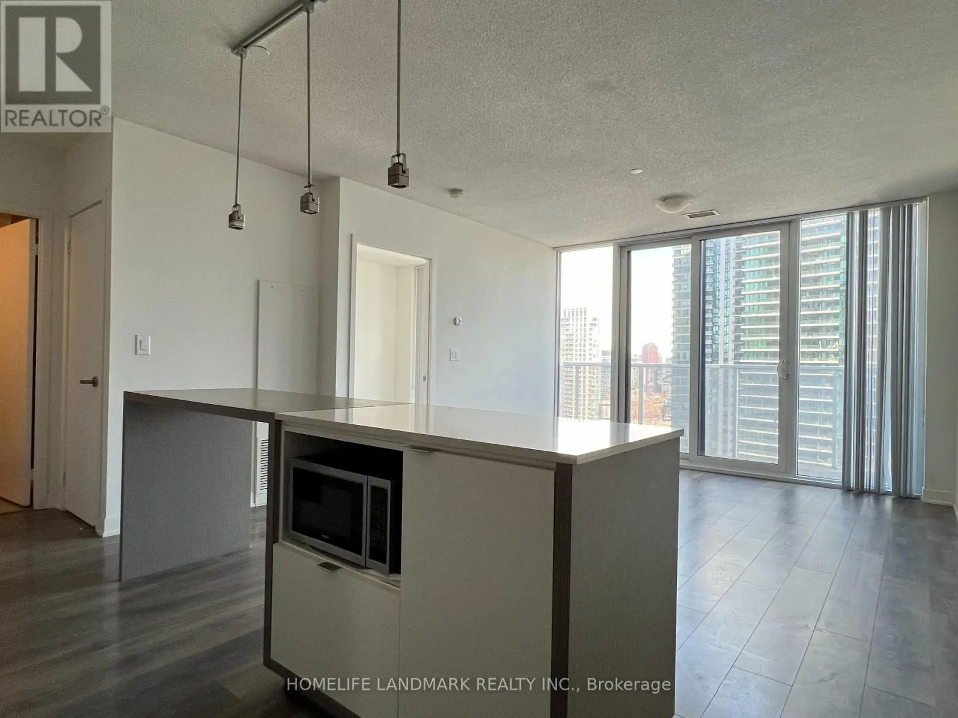 #2806 88 HARBOUR STREET - Image 6