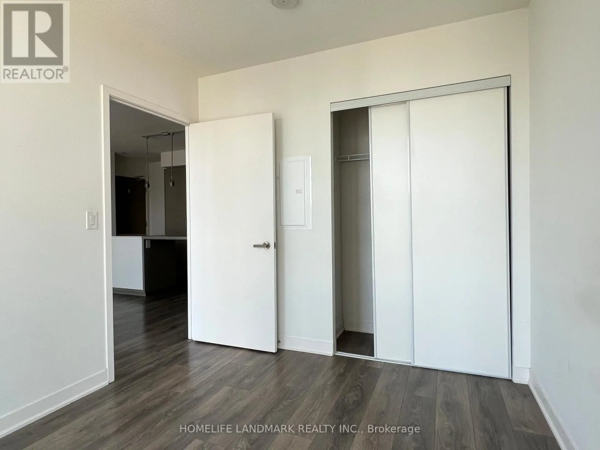 #2806 88 HARBOUR STREET - Image 8