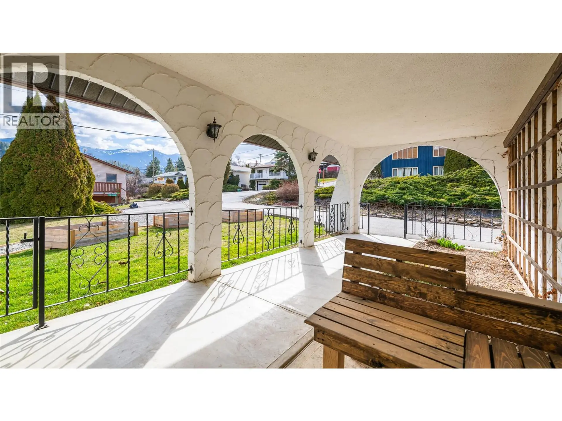 Property at 703 11TH Avenue N, Creston, BC