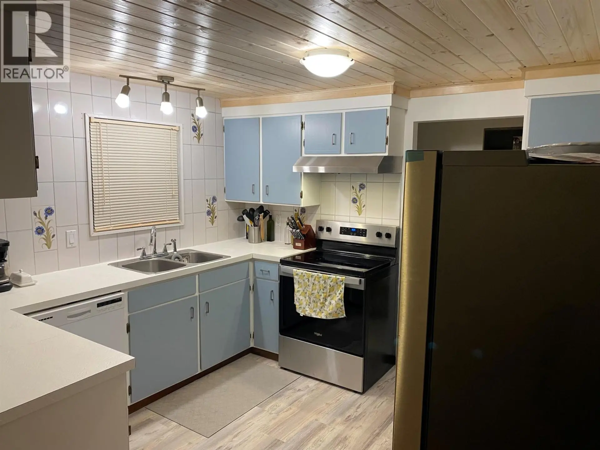 Property at 614 5TH AVENUE, Daajing Giids City, BC