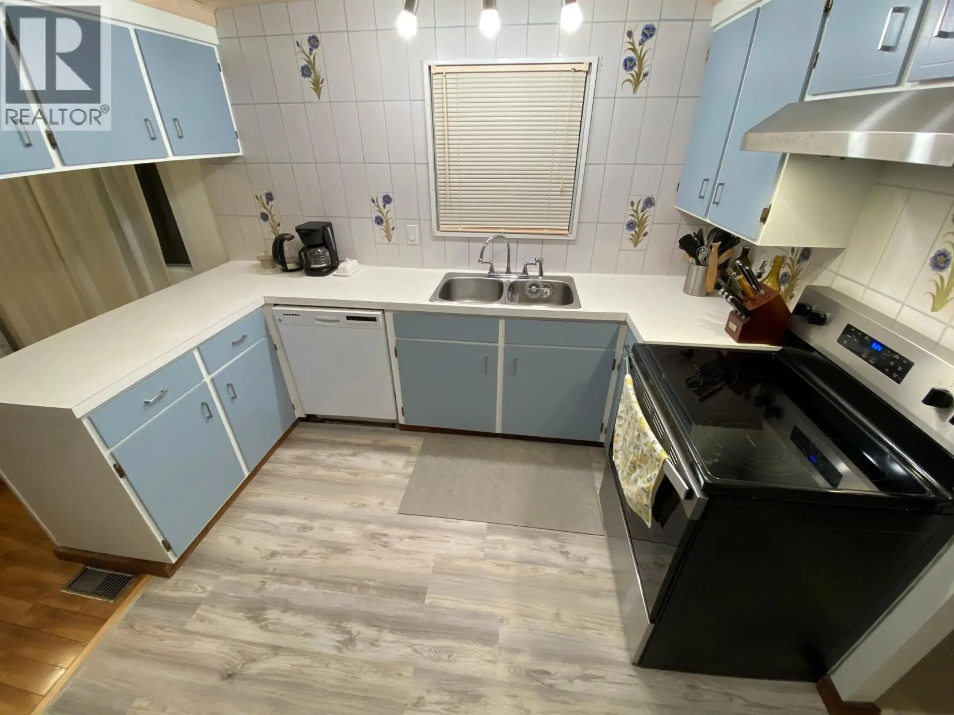 Property at 614 5TH AVENUE, Daajing Giids City, BC