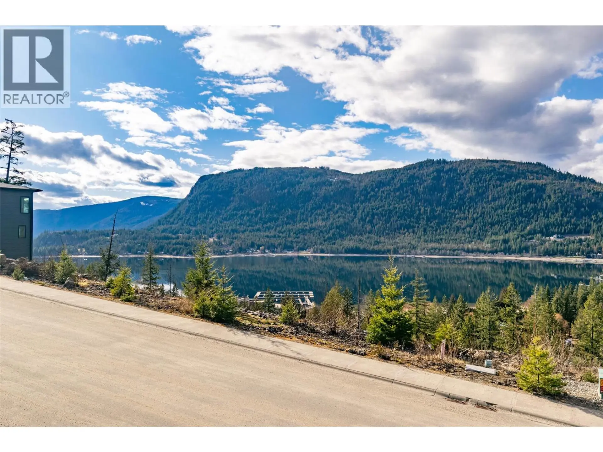 Property at 279 BAYVIEW DRIVE, Sicamous, BC