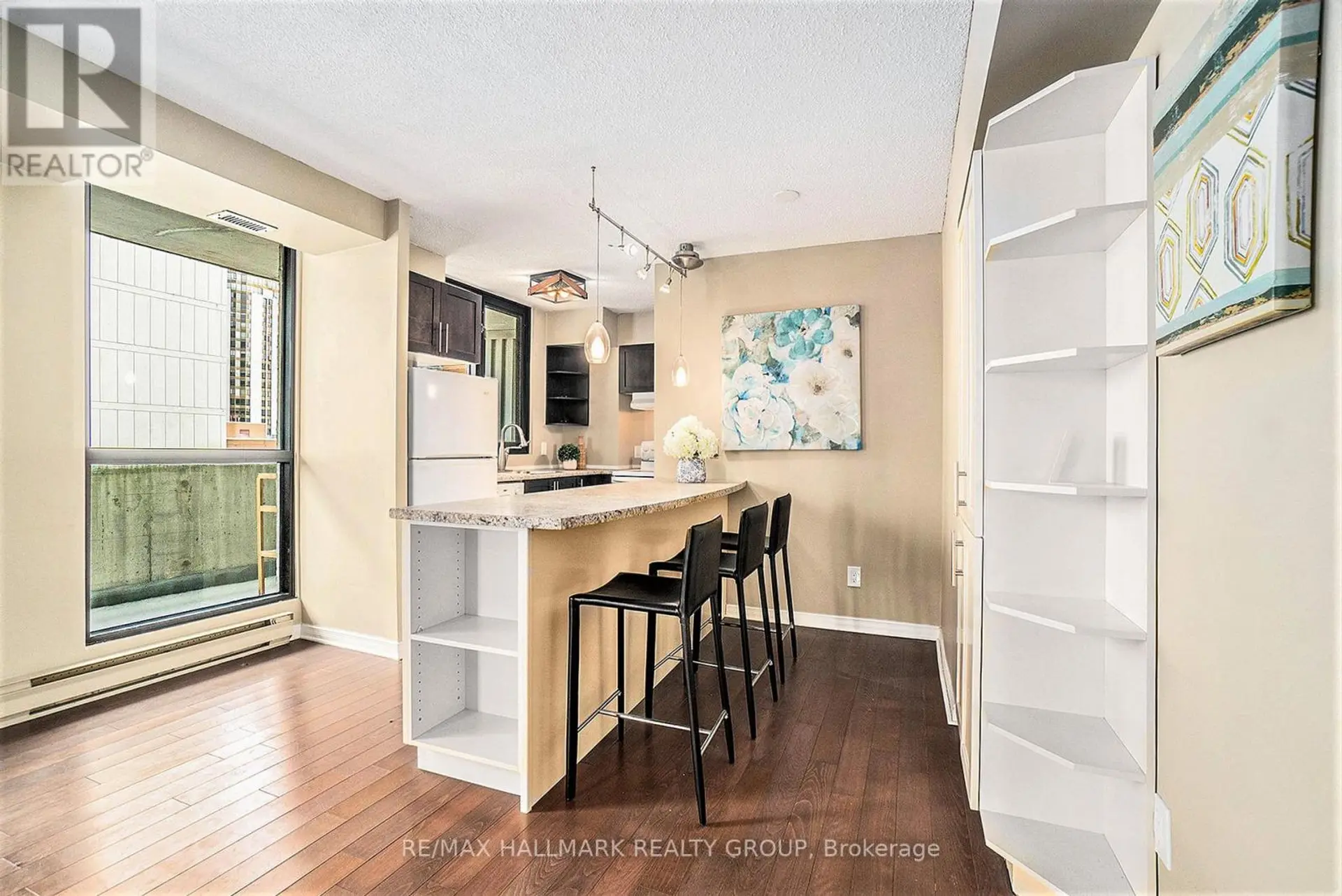 #1102 200 BAY STREET - Image 11