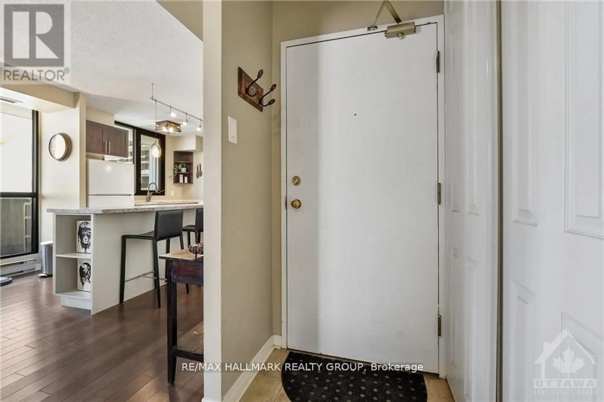 #1102 200 BAY STREET - Image 3