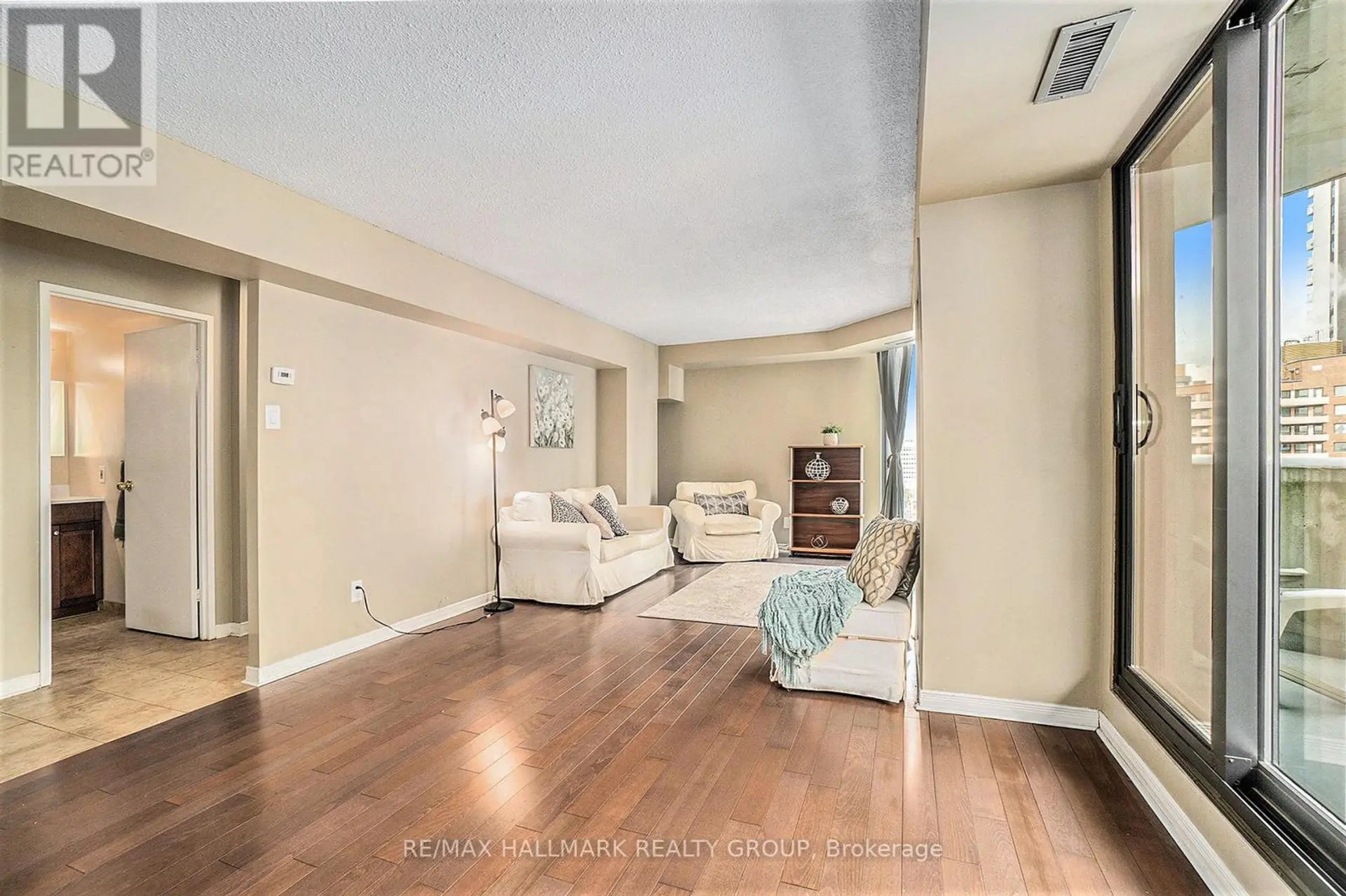 #1102 200 BAY STREET - Image 4