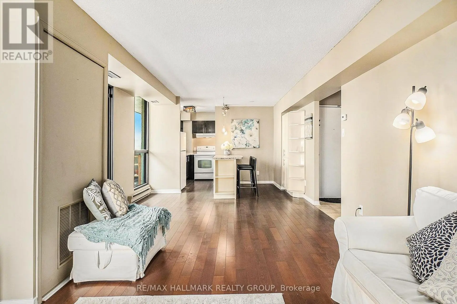 #1102 200 BAY STREET - Image 7