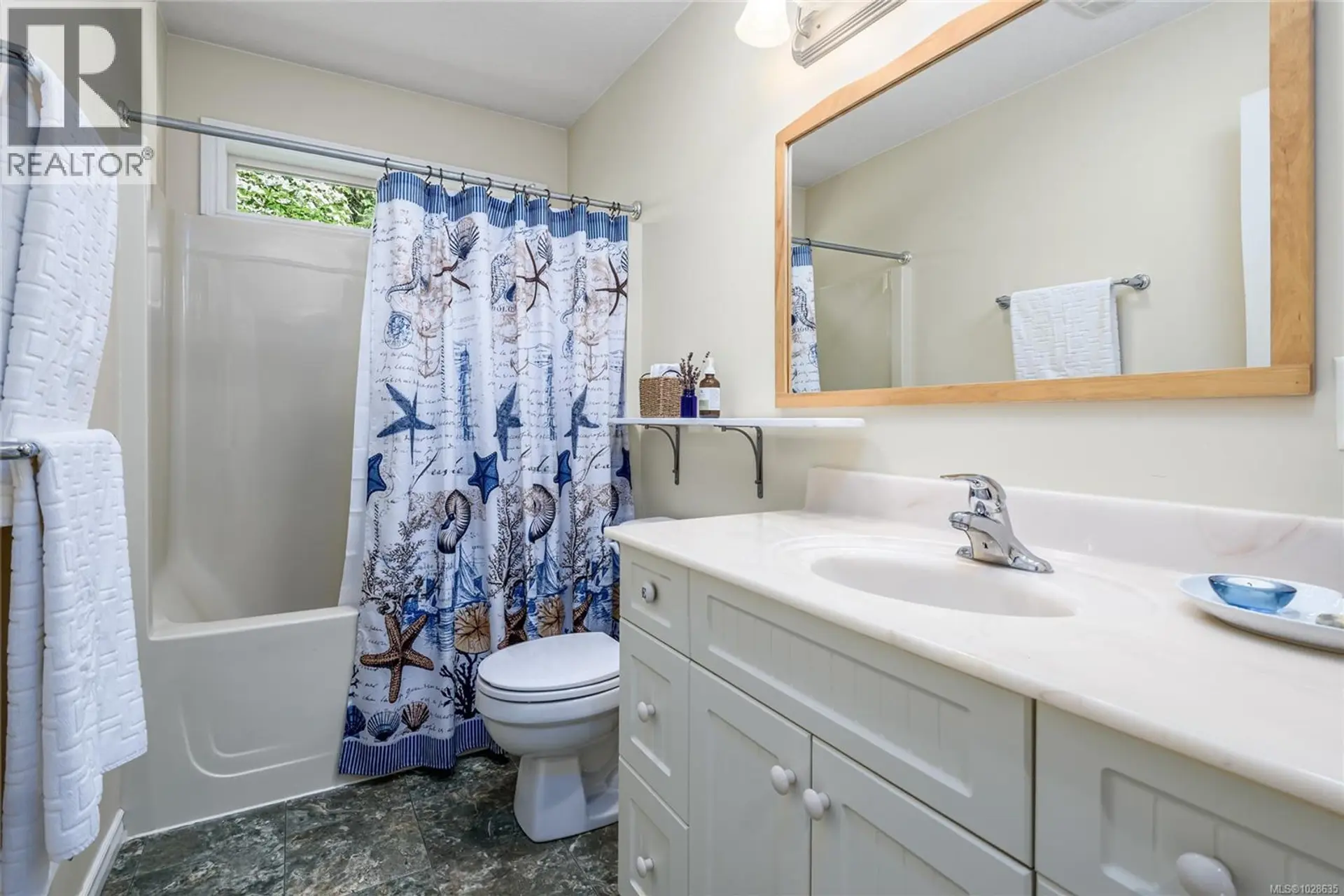 Property at 7478 YAKE RD, Fanny Bay, BC