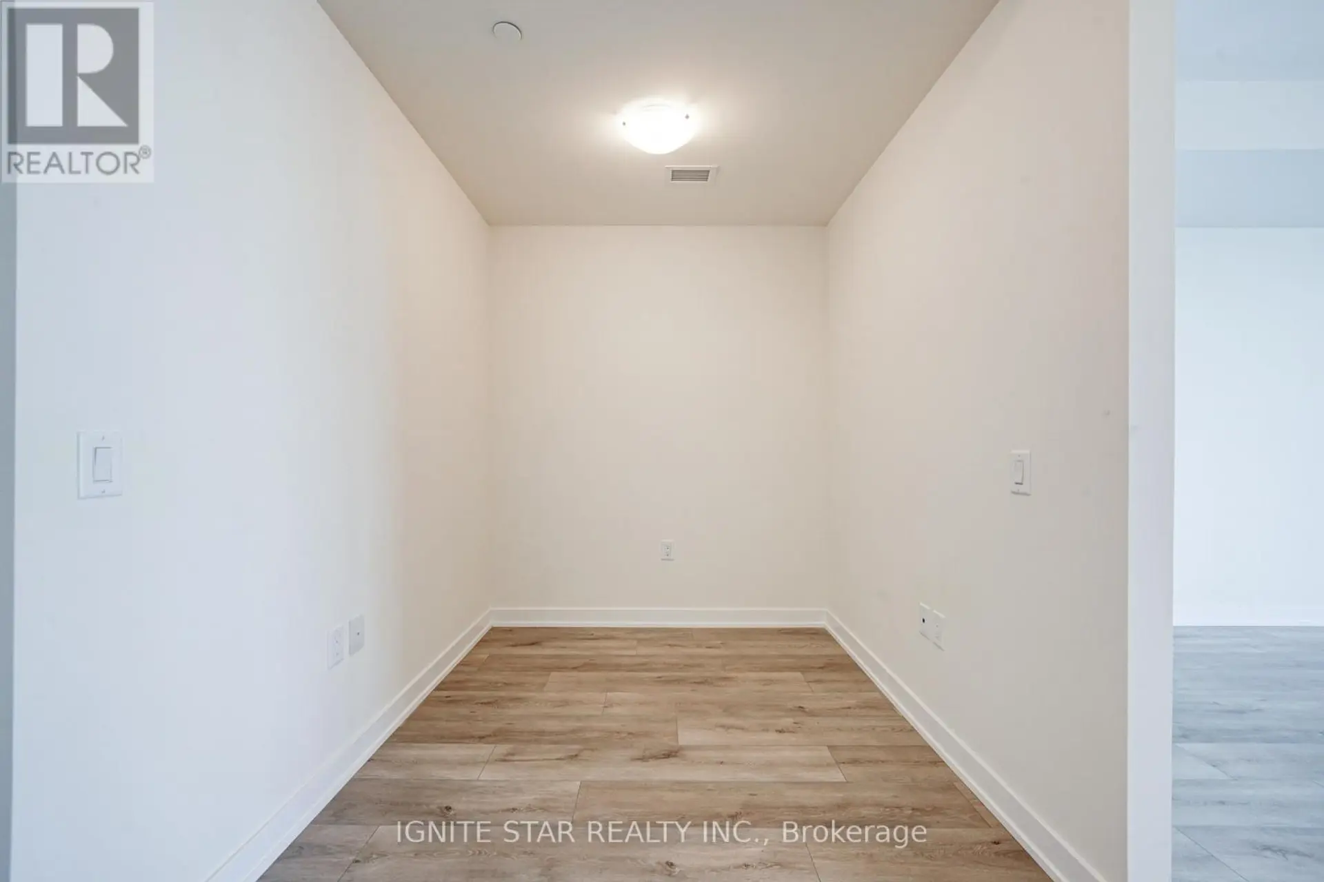 #4008 28 FREELAND STREET - Image 6