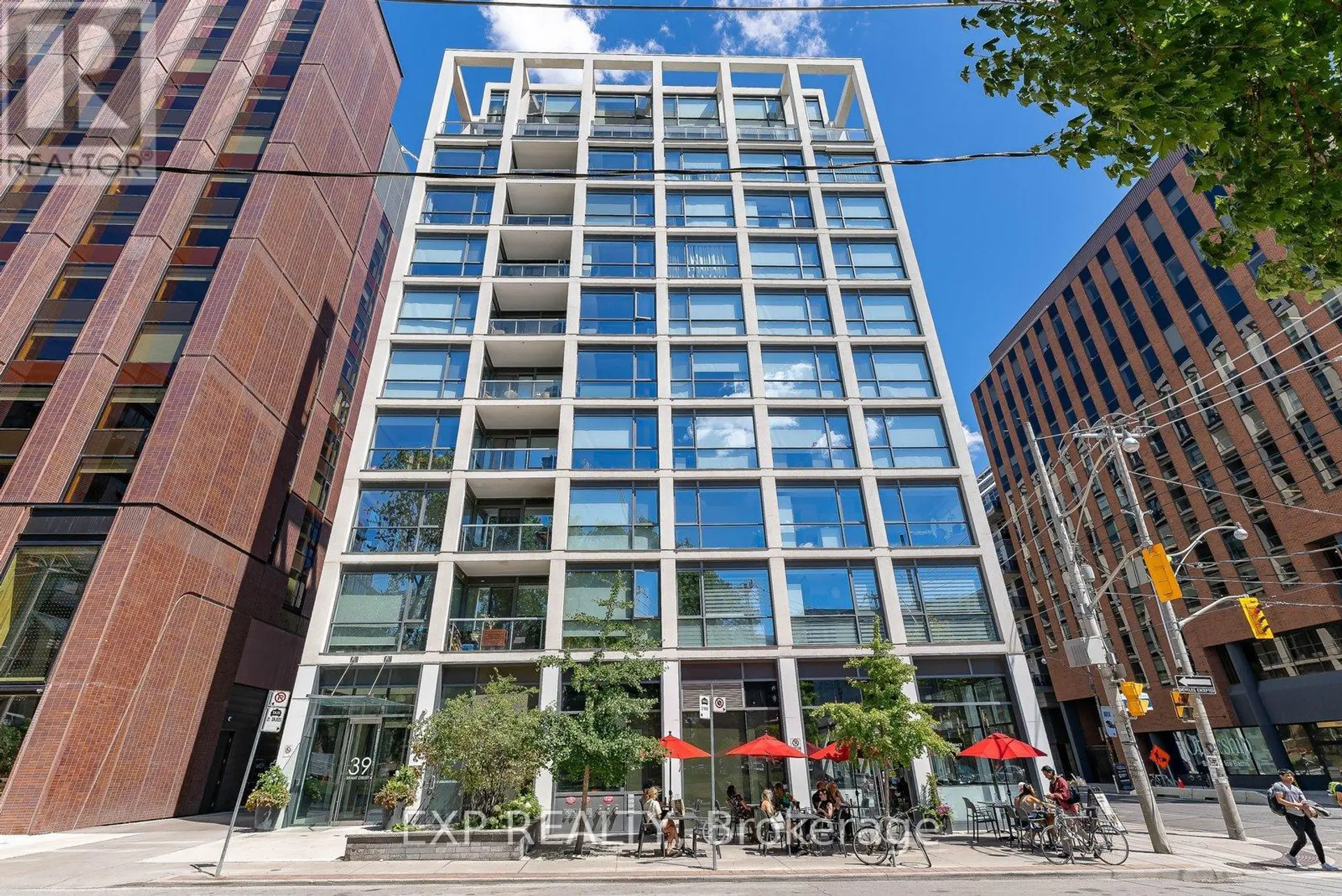 #416 39 BRANT STREET - Image 2