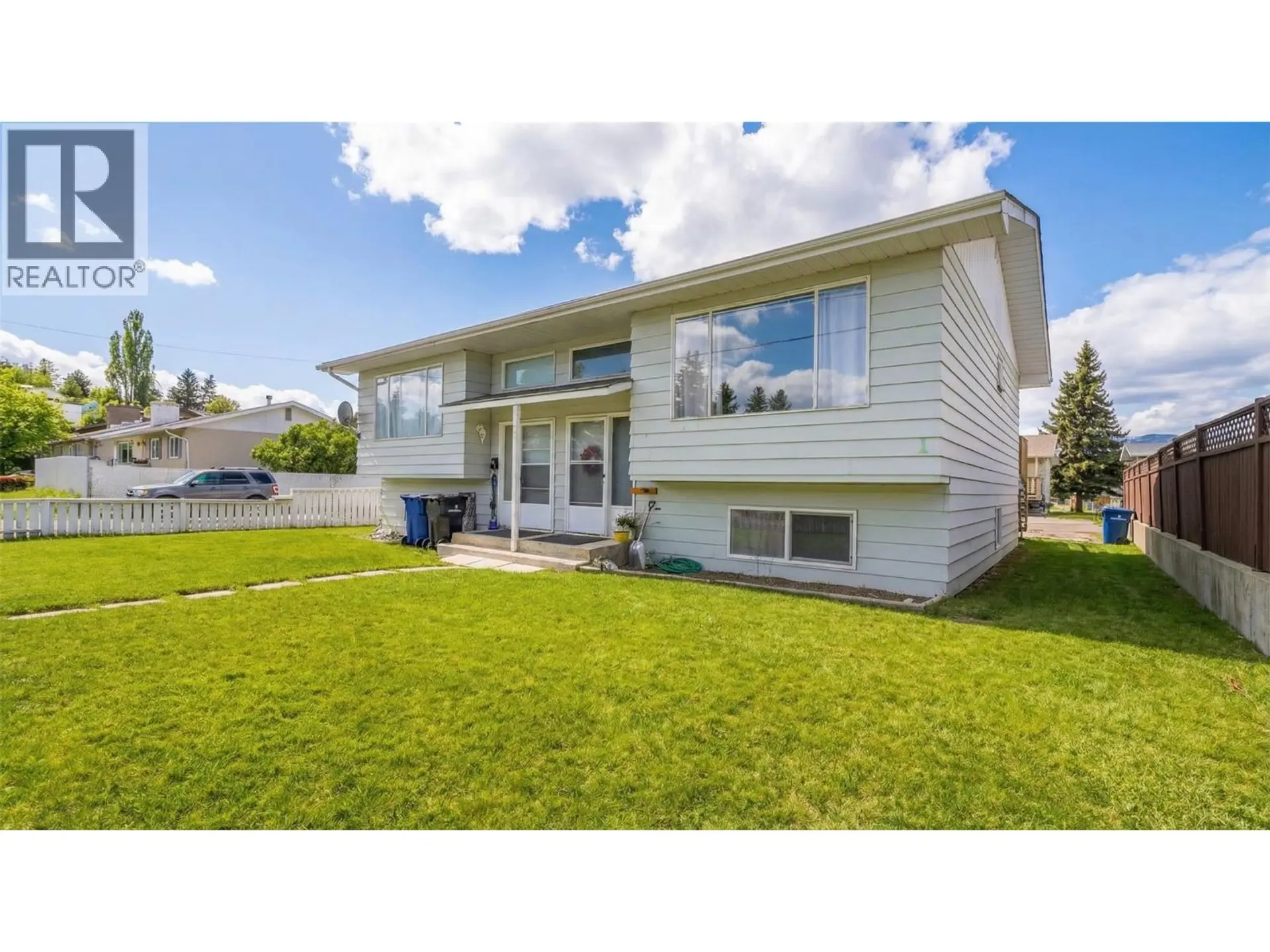 Property at 1121 8 Avenue S, Cranbrook, BC