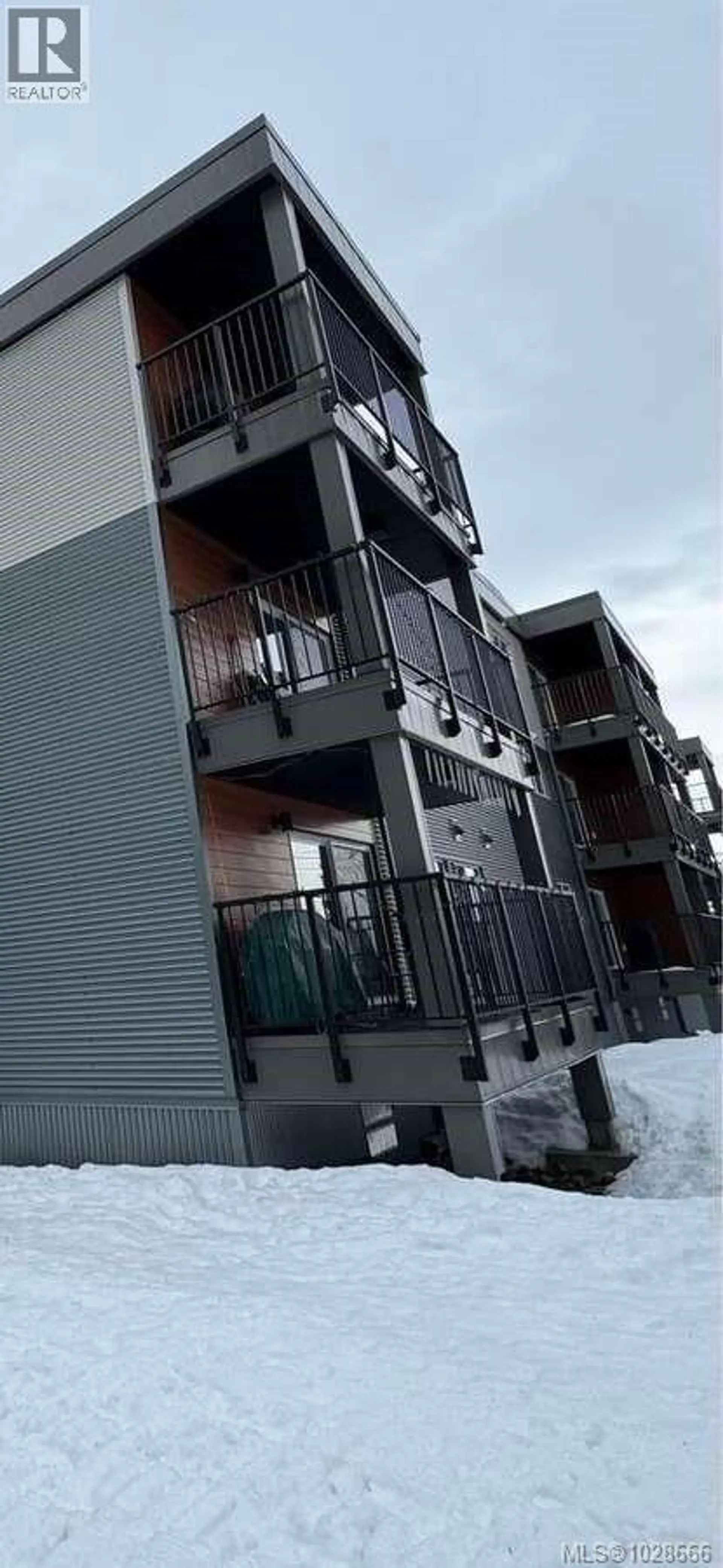 Property at #308 695 CASTLE CRAG CRES, Courtenay, BC