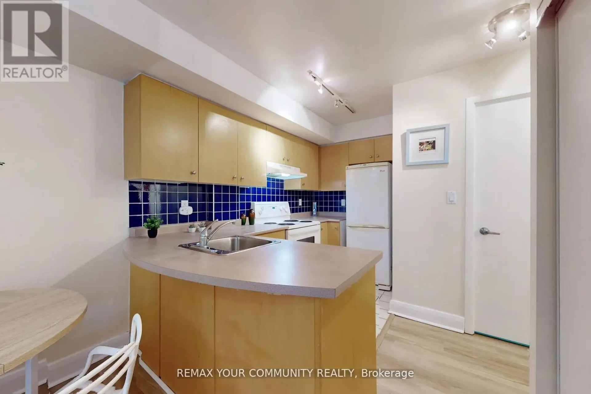 #124 415 JARVIS STREET - Image 10