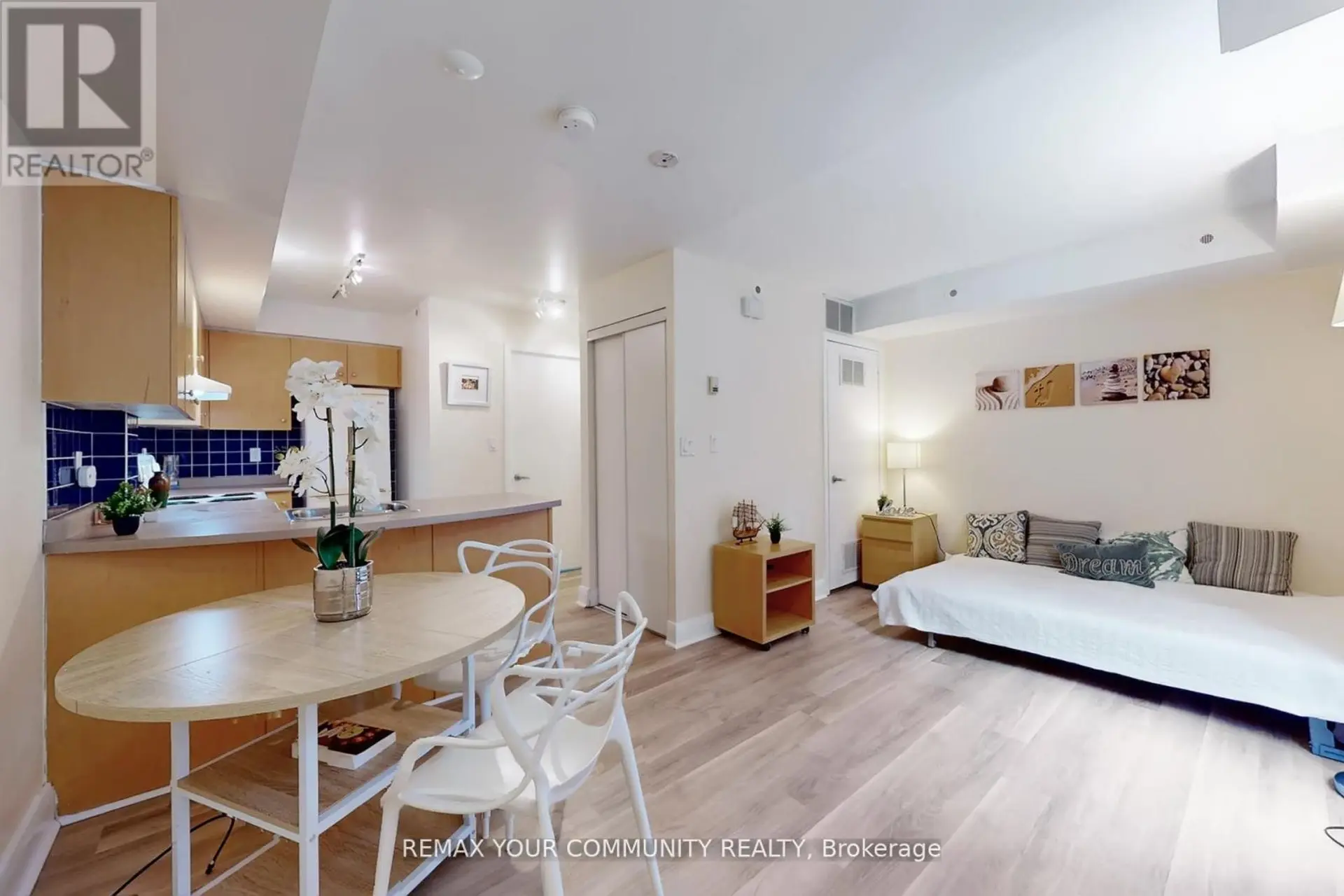 #124 415 JARVIS STREET - Image 8