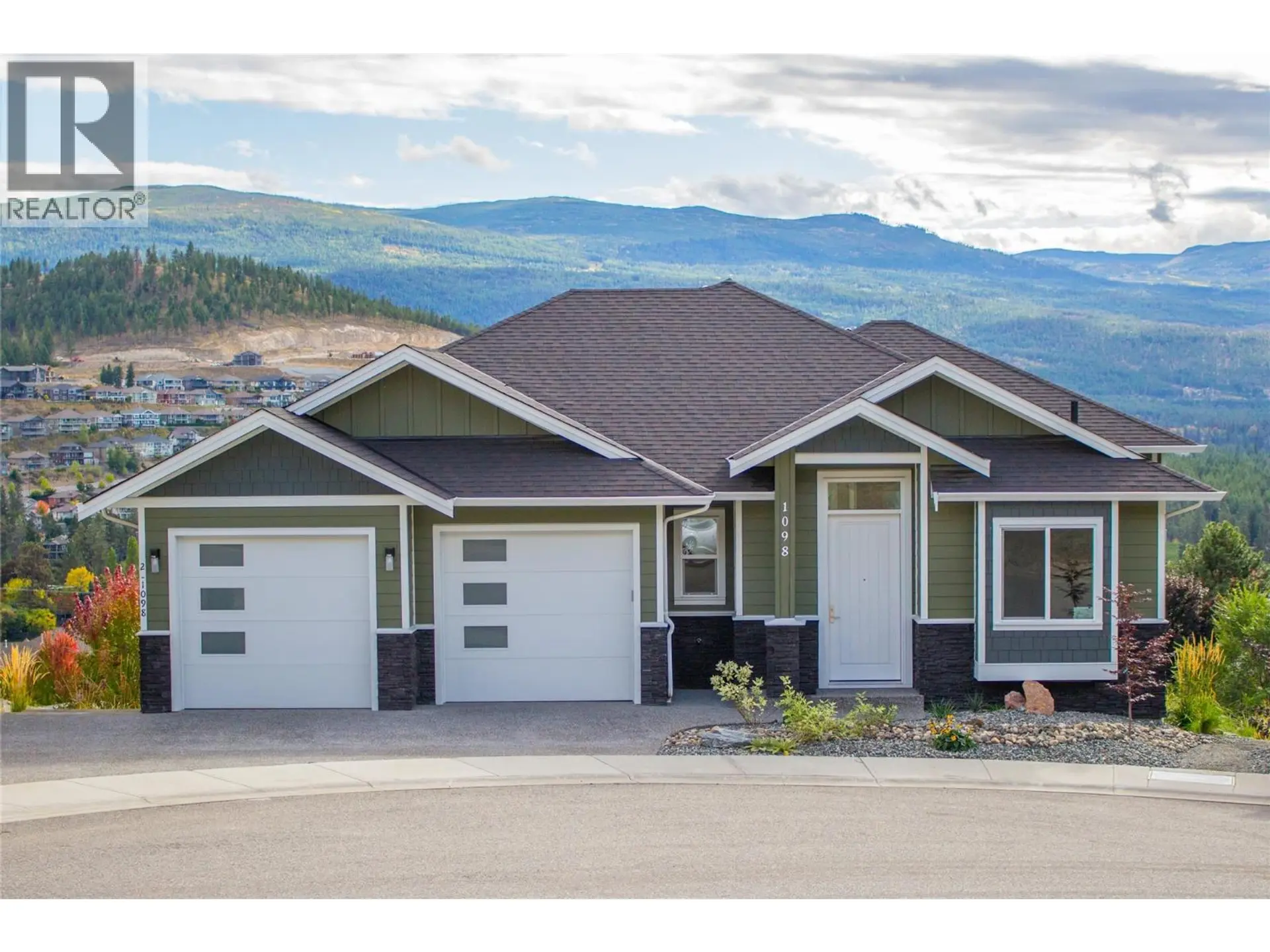 Property at 1098 Oswell Drive, Kelowna, BC