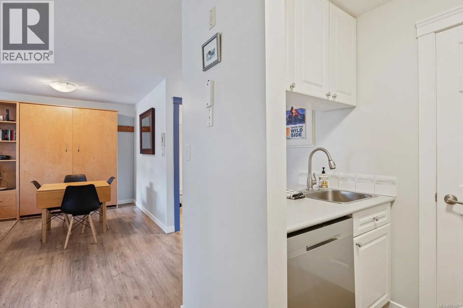 Property at #305 1105 HENRY RD, Courtenay, BC