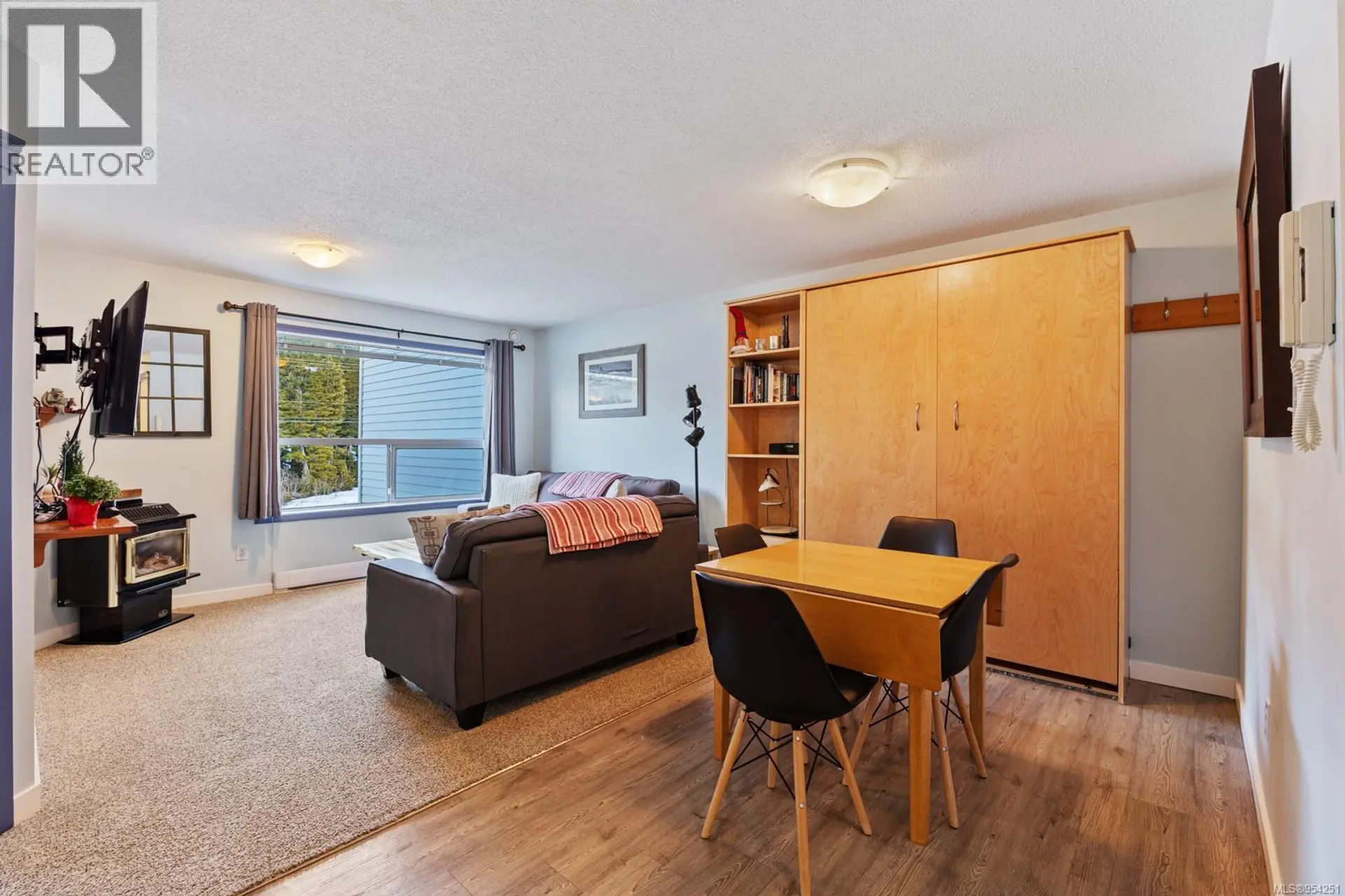 Property at #305 1105 HENRY RD, Courtenay, BC