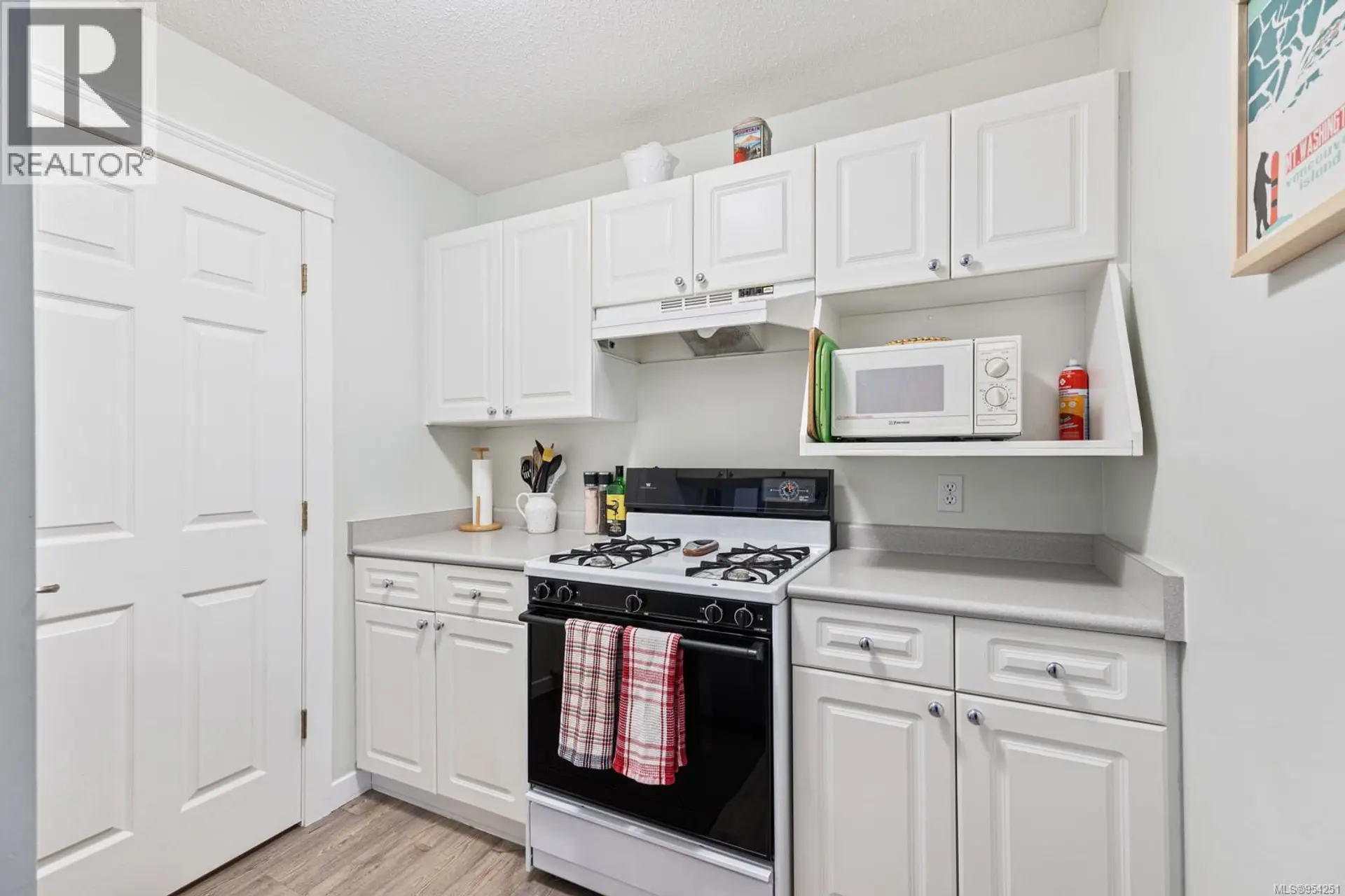 Property at #305 1105 HENRY RD, Courtenay, BC