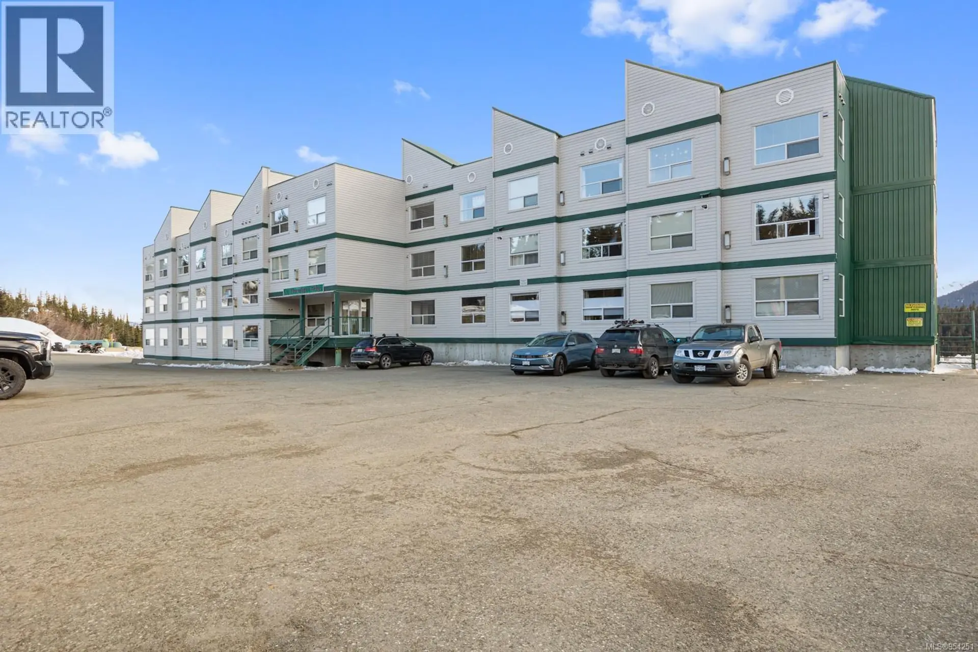 Property at #305 1105 HENRY RD, Courtenay, BC