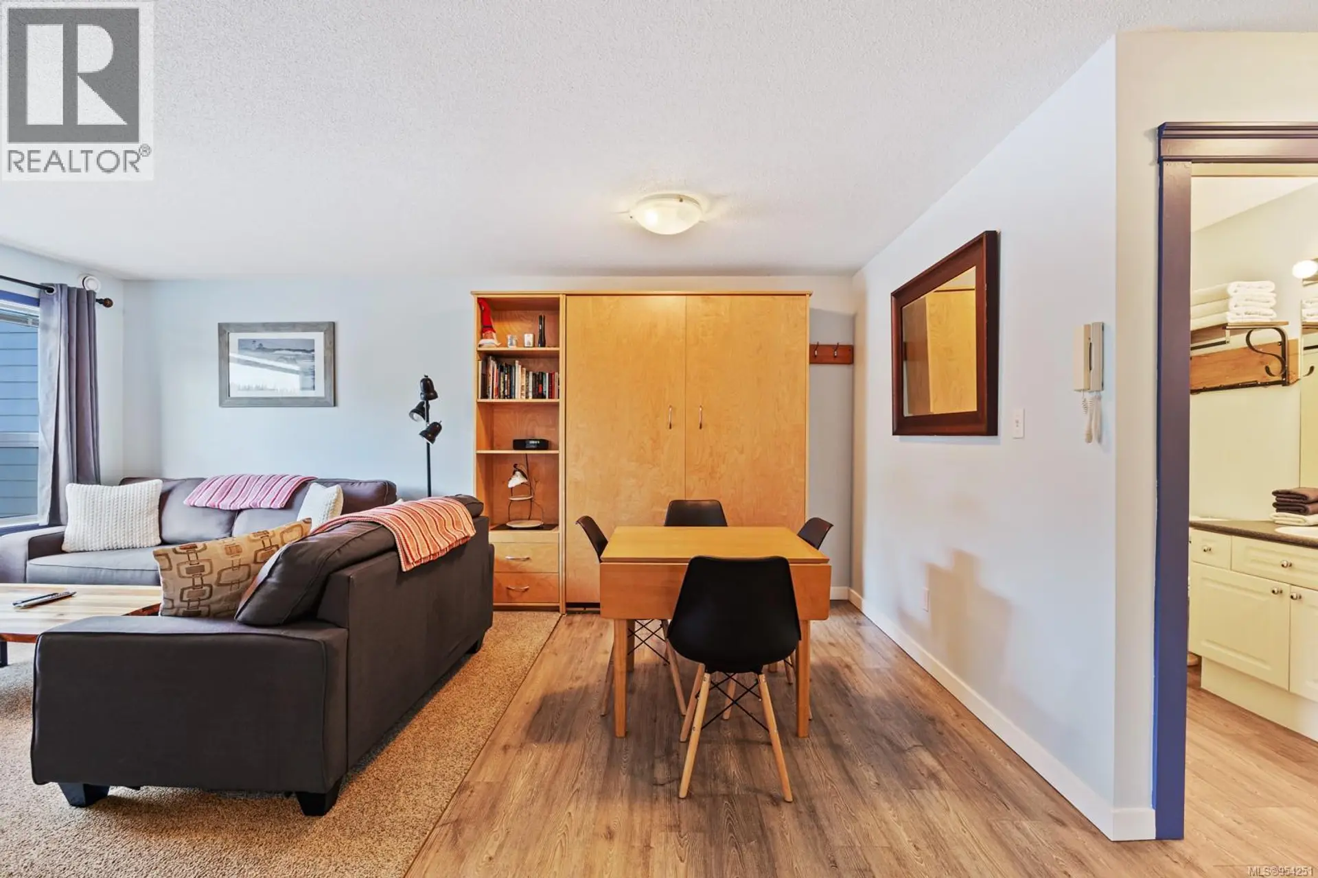 Property at #305 1105 HENRY RD, Courtenay, BC