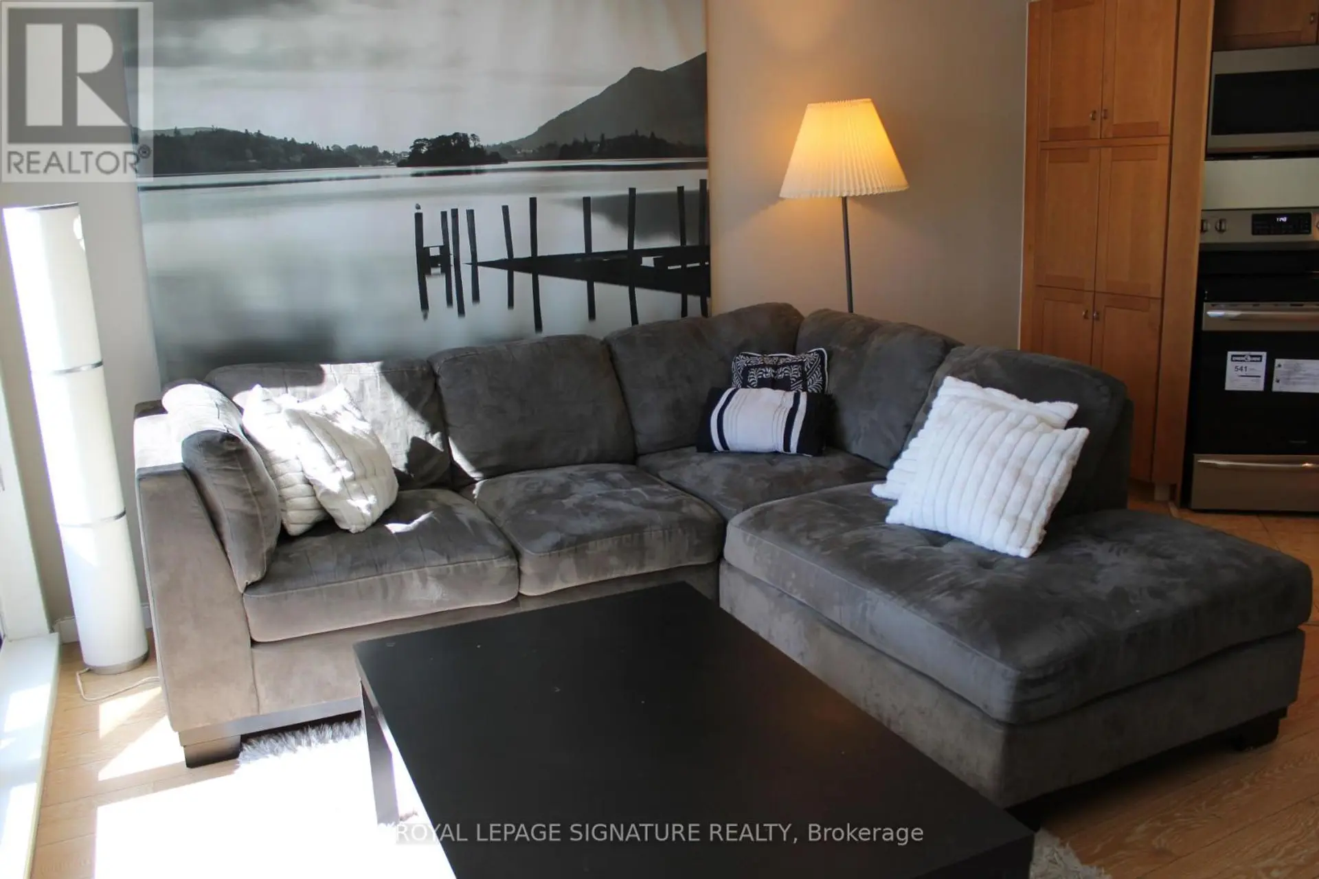 #611 8 YORK STREET - Image 10