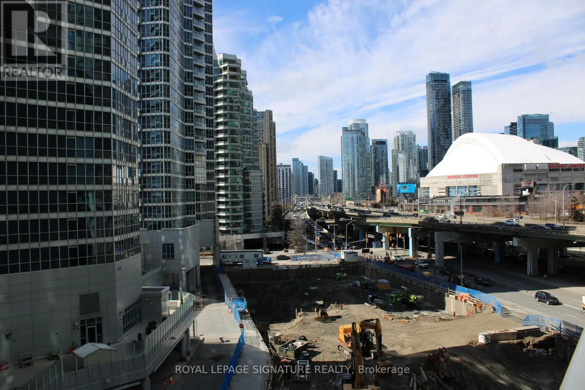 #611 8 YORK STREET - Image 17